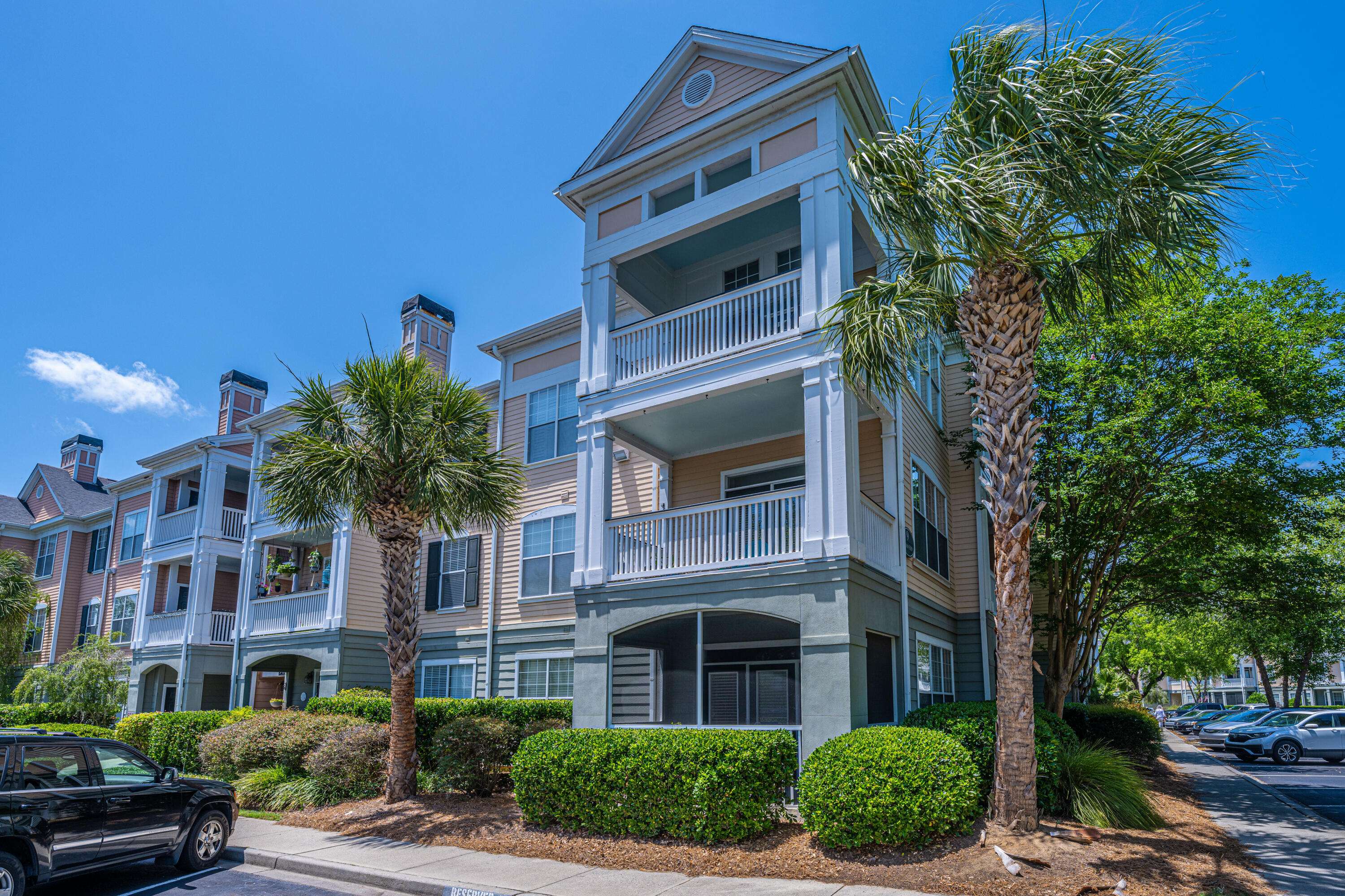 Charleston, SC 29492,130 River Landing Dr #9220