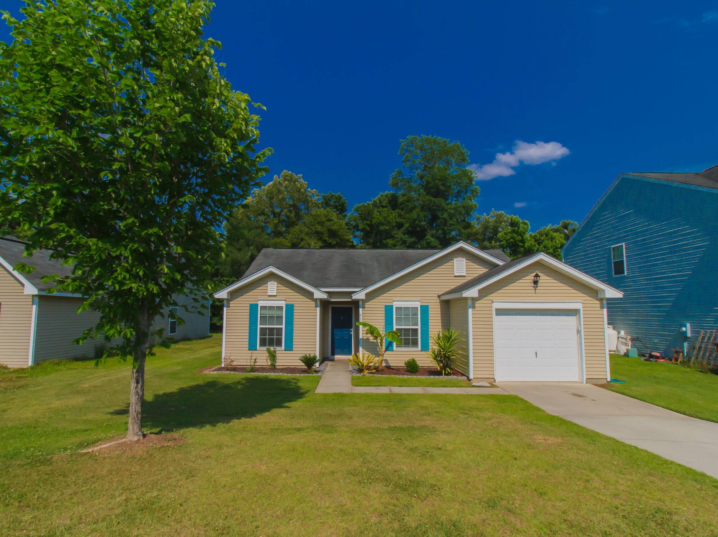 Moncks Corner, SC 29461,515 English Oak Cir