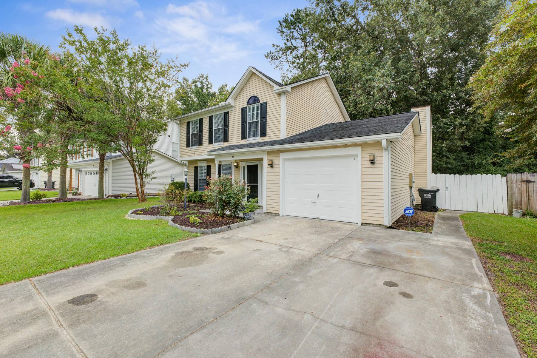 Summerville, SC 29483,143 Danzid Dr