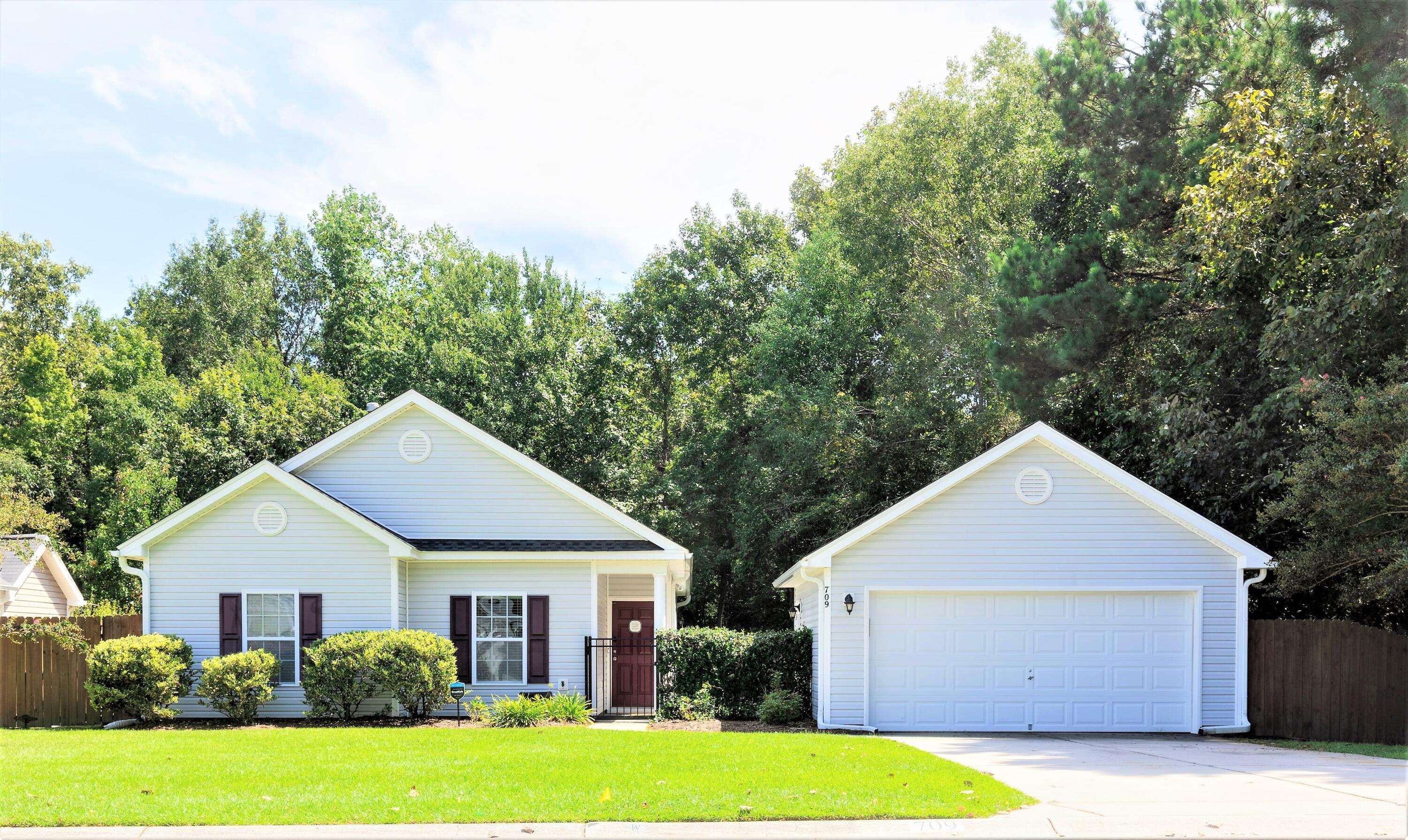 Summerville, SC 29485,709 Savannah River Dr