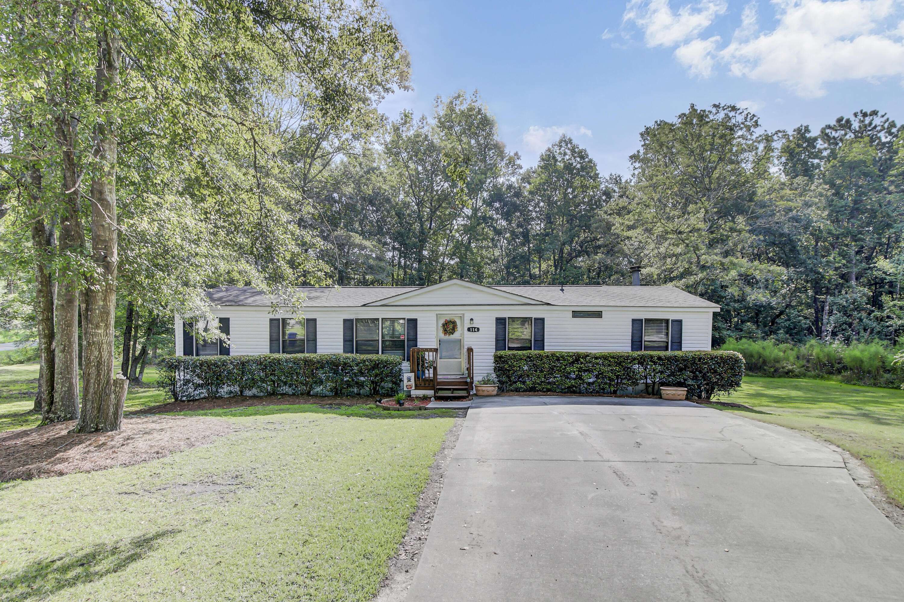 Summerville, SC 29485,114 Big Oak Ln