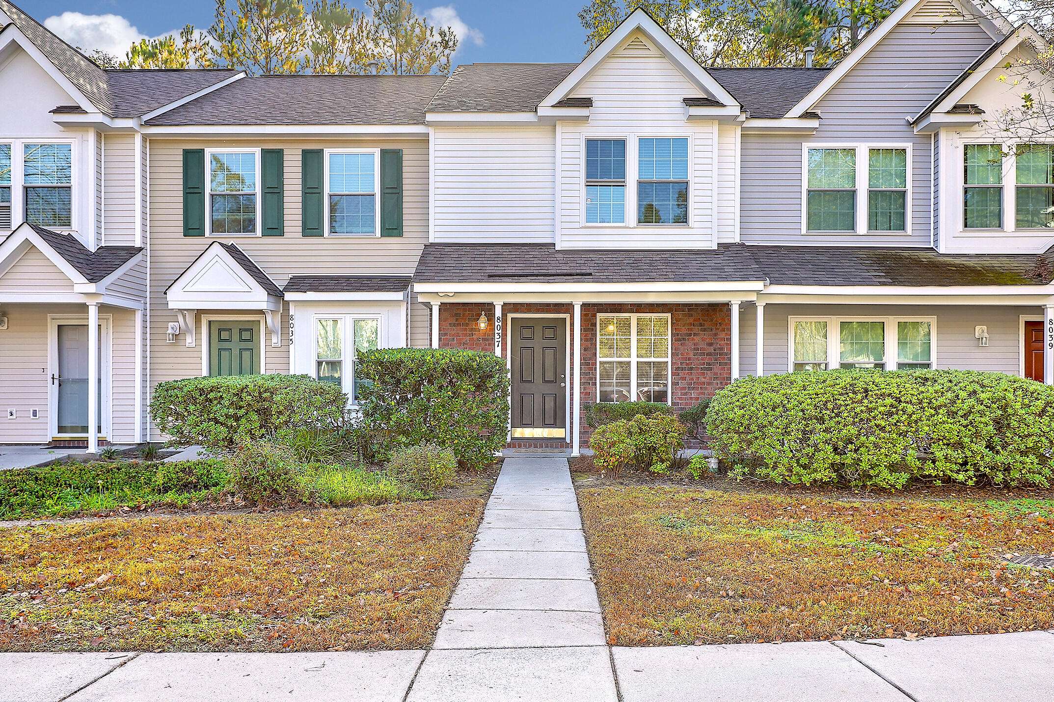 North Charleston, SC 29406,8037 Shadow Oak Dr