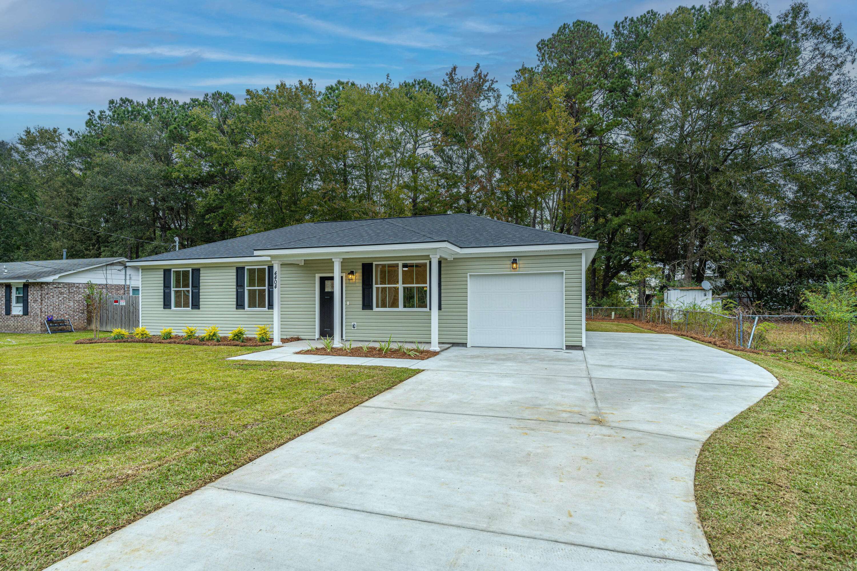 Ladson, SC 29456,4404 Clovewood St