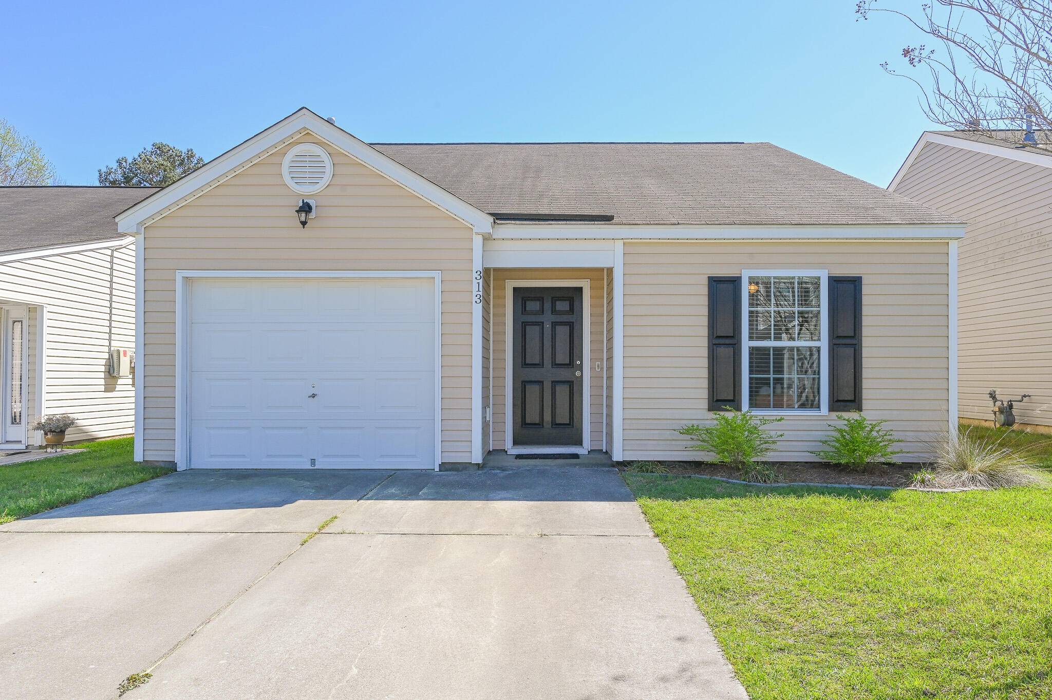 Summerville, SC 29485,313 Salkahatchie St