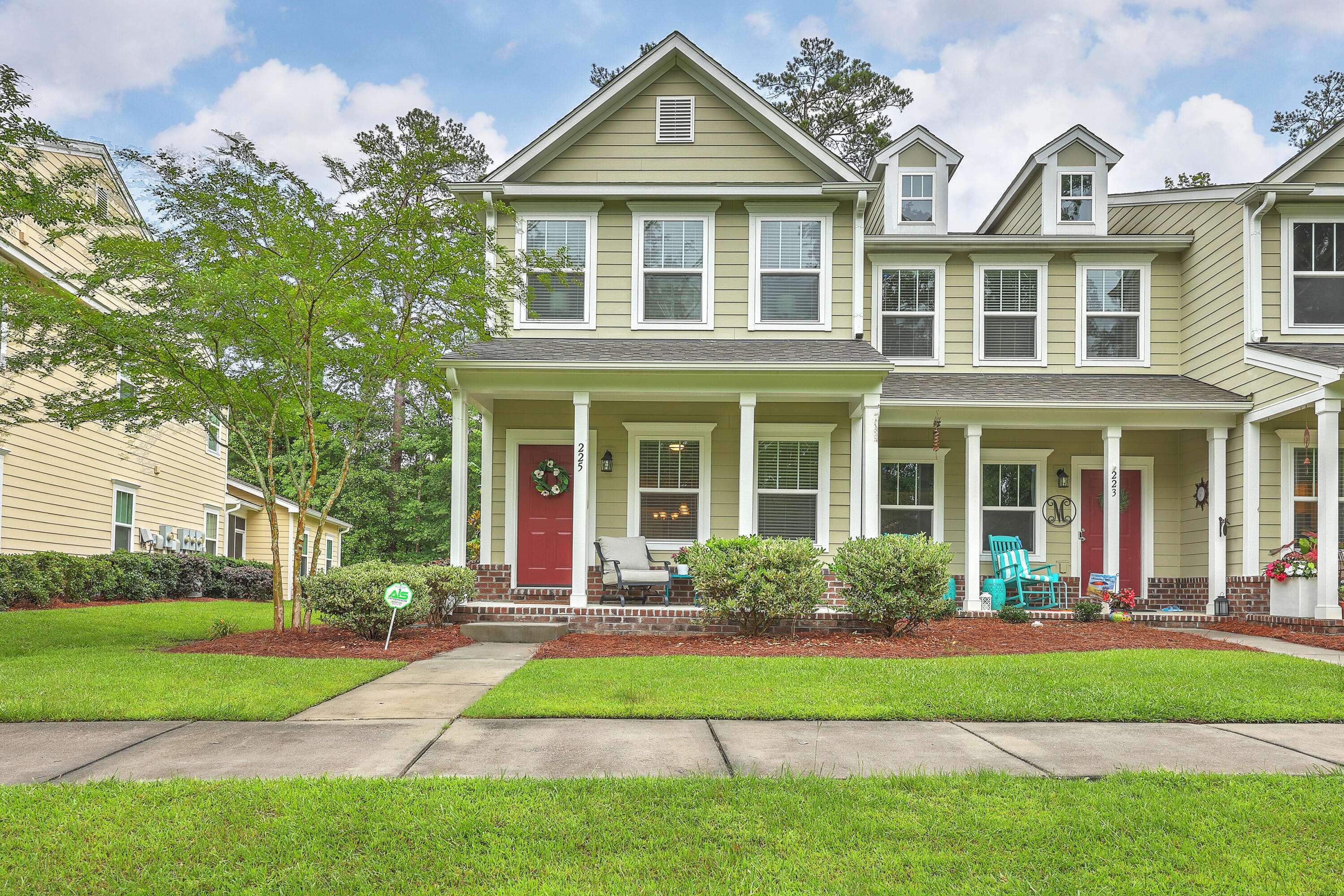 Summerville, SC 29483,225 Bennett Ln