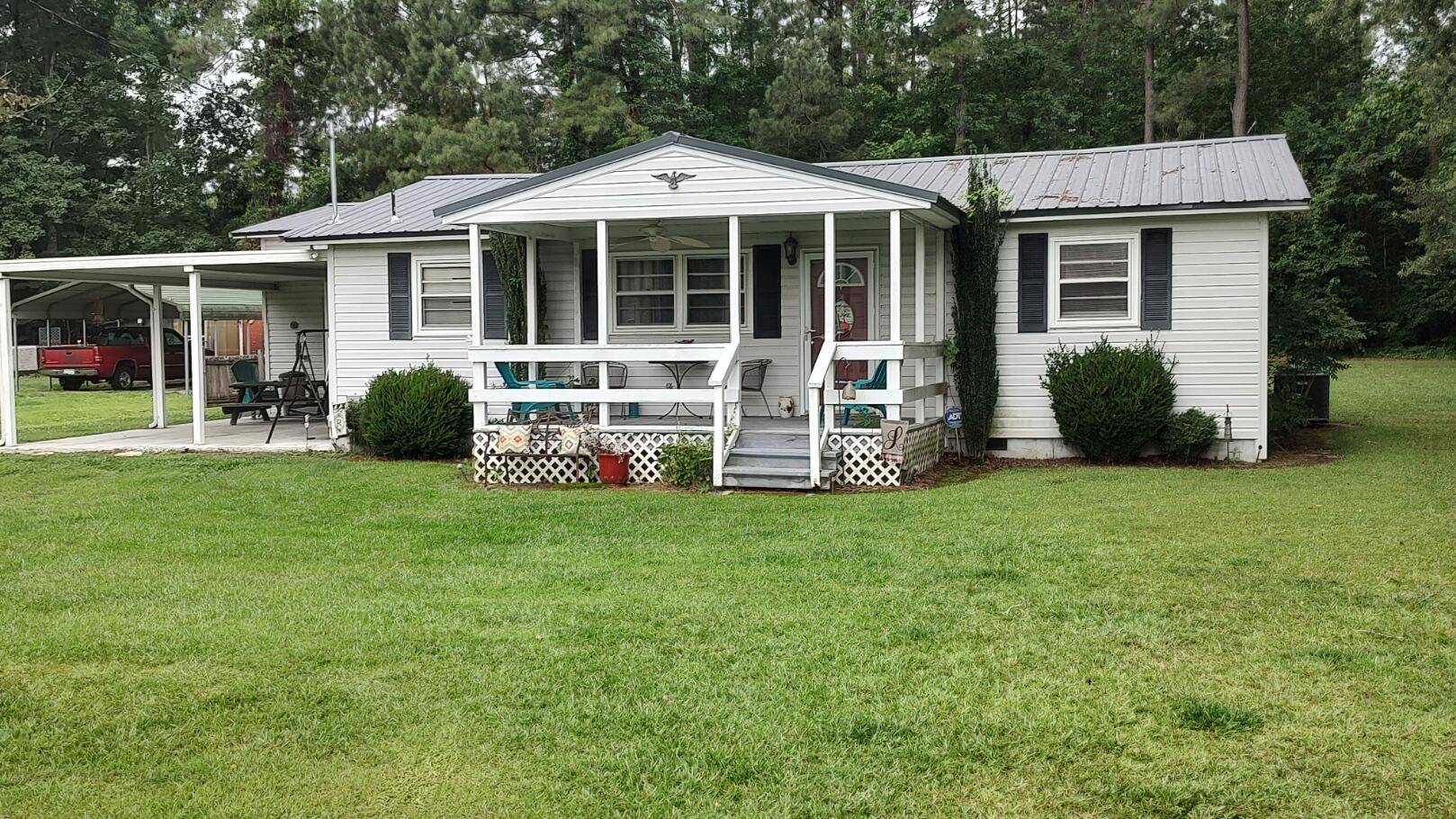 Summerton, SC 29148,1369 Gin Pond Dr