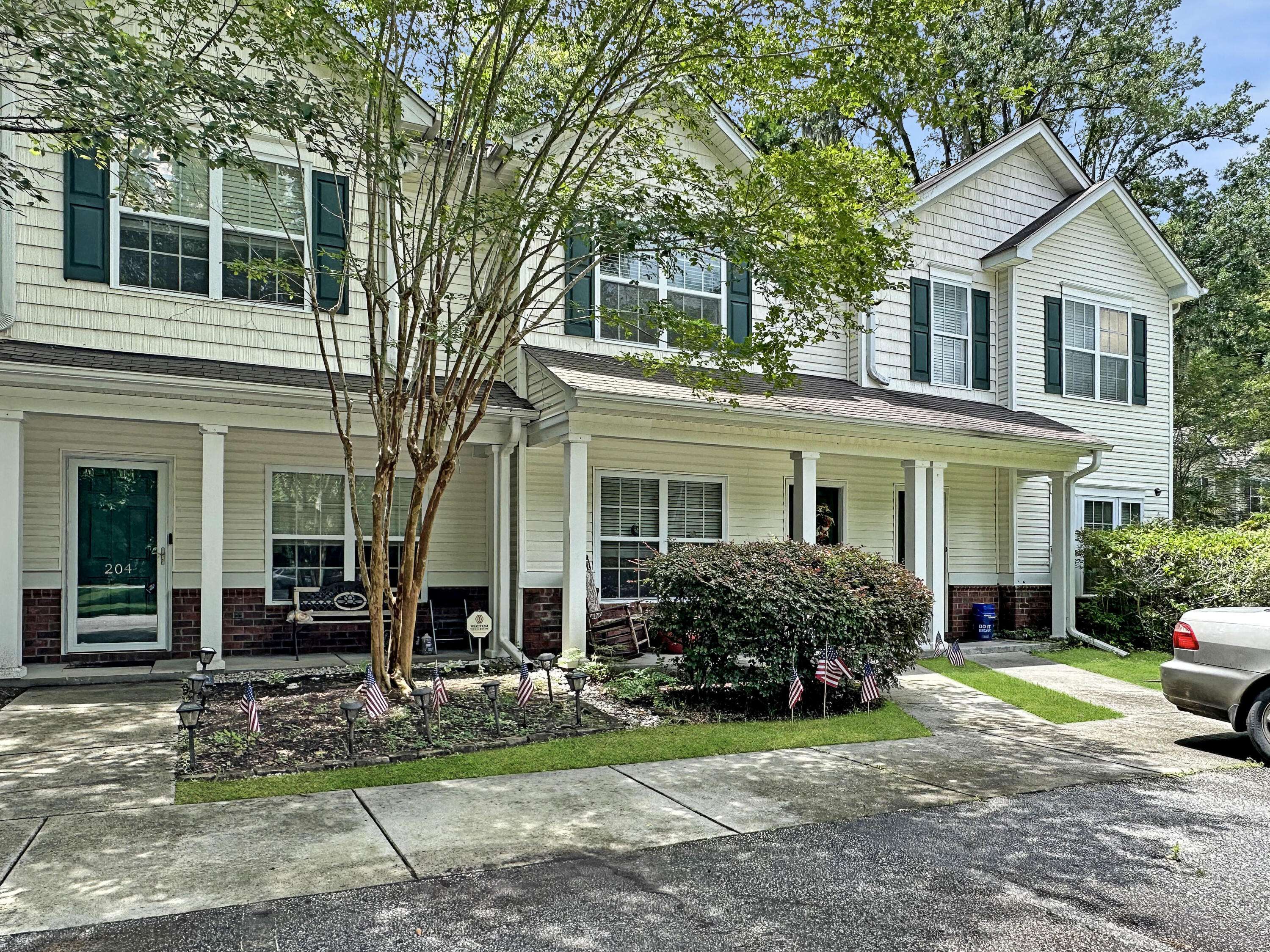 Summerville, SC 29485,202 Chinquapin Dr