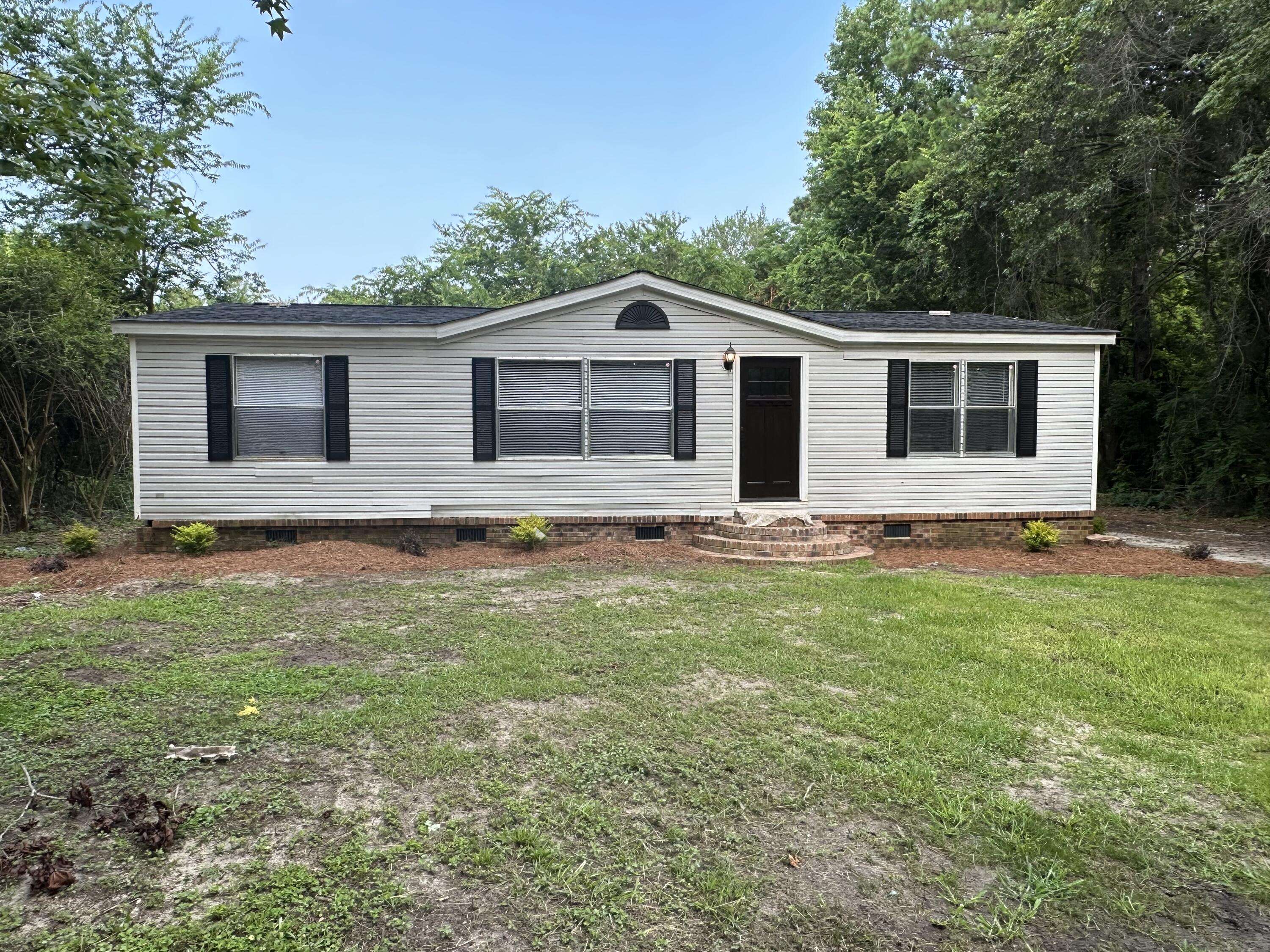 Manning, SC 29102,1584 Lakewood Dr