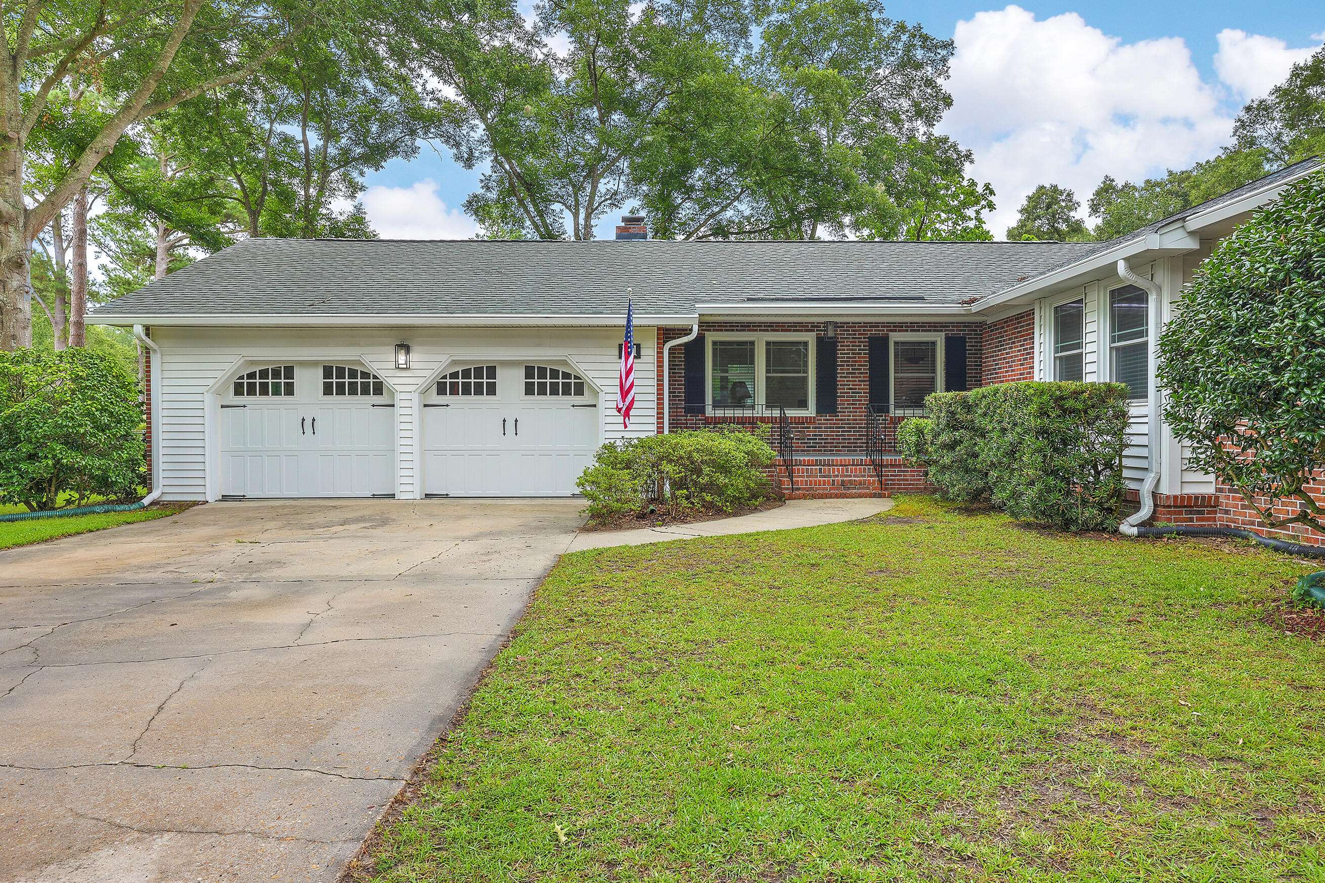 Summerville, SC 29485,111 Axtell Dr Dr