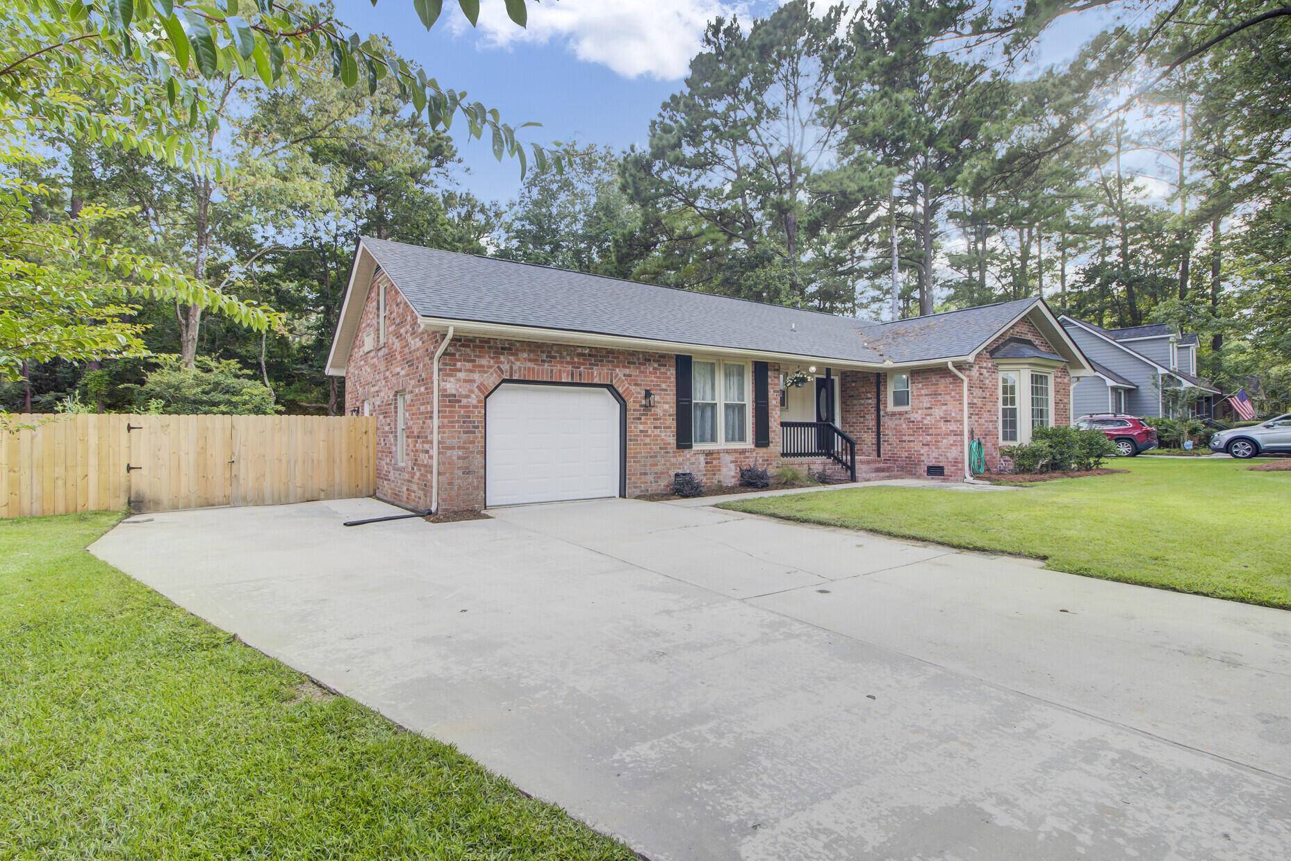 Summerville, SC 29485,107 Summercourt Dr