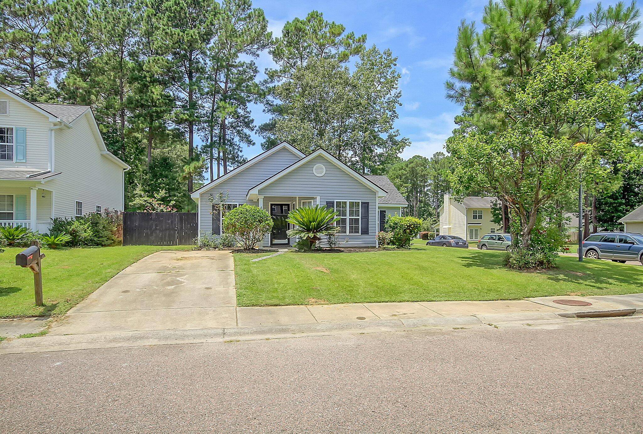 Summerville, SC 29483,200 Bainsbury Ln