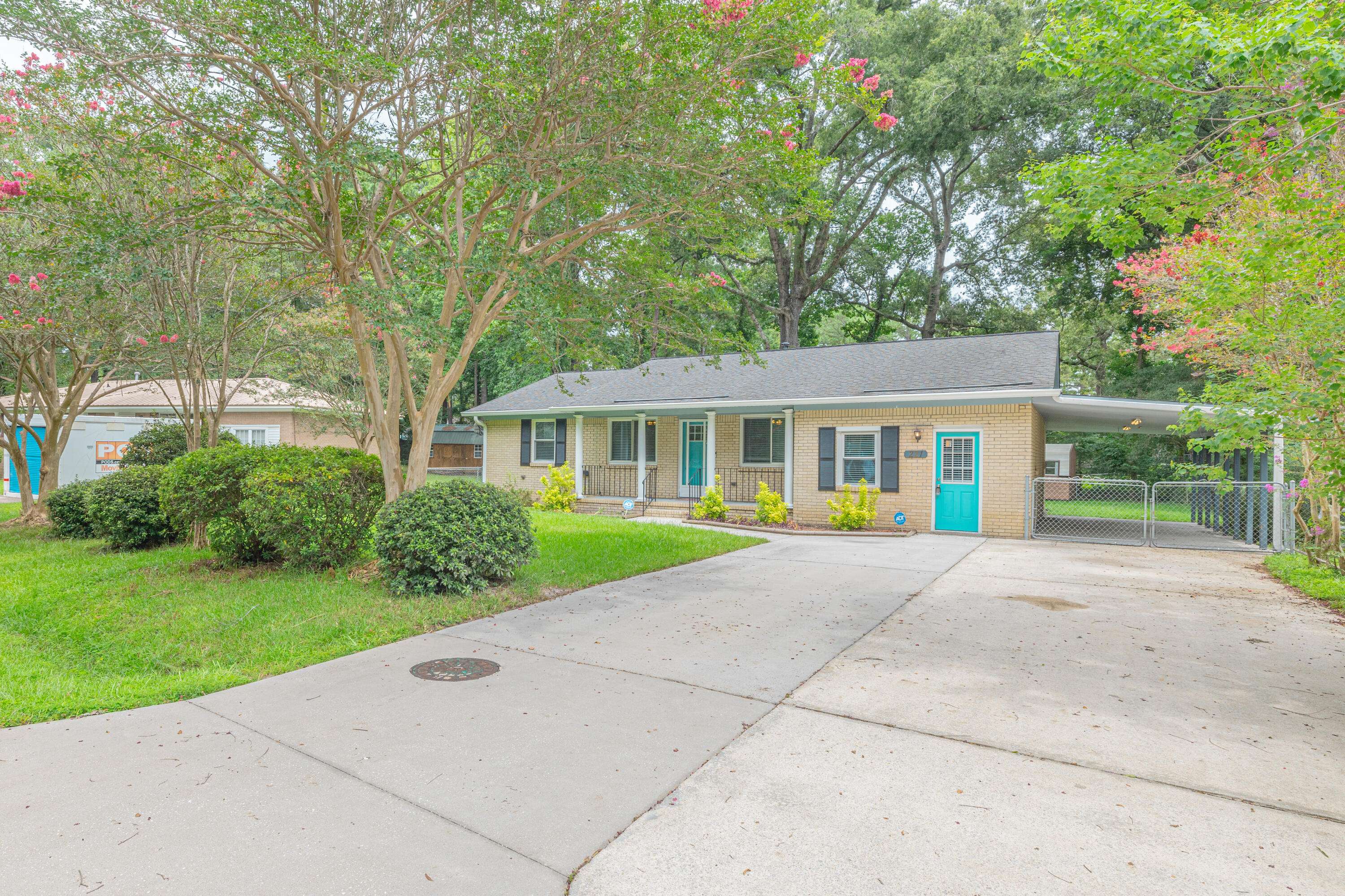 Summerville, SC 29483,221 Froman Dr