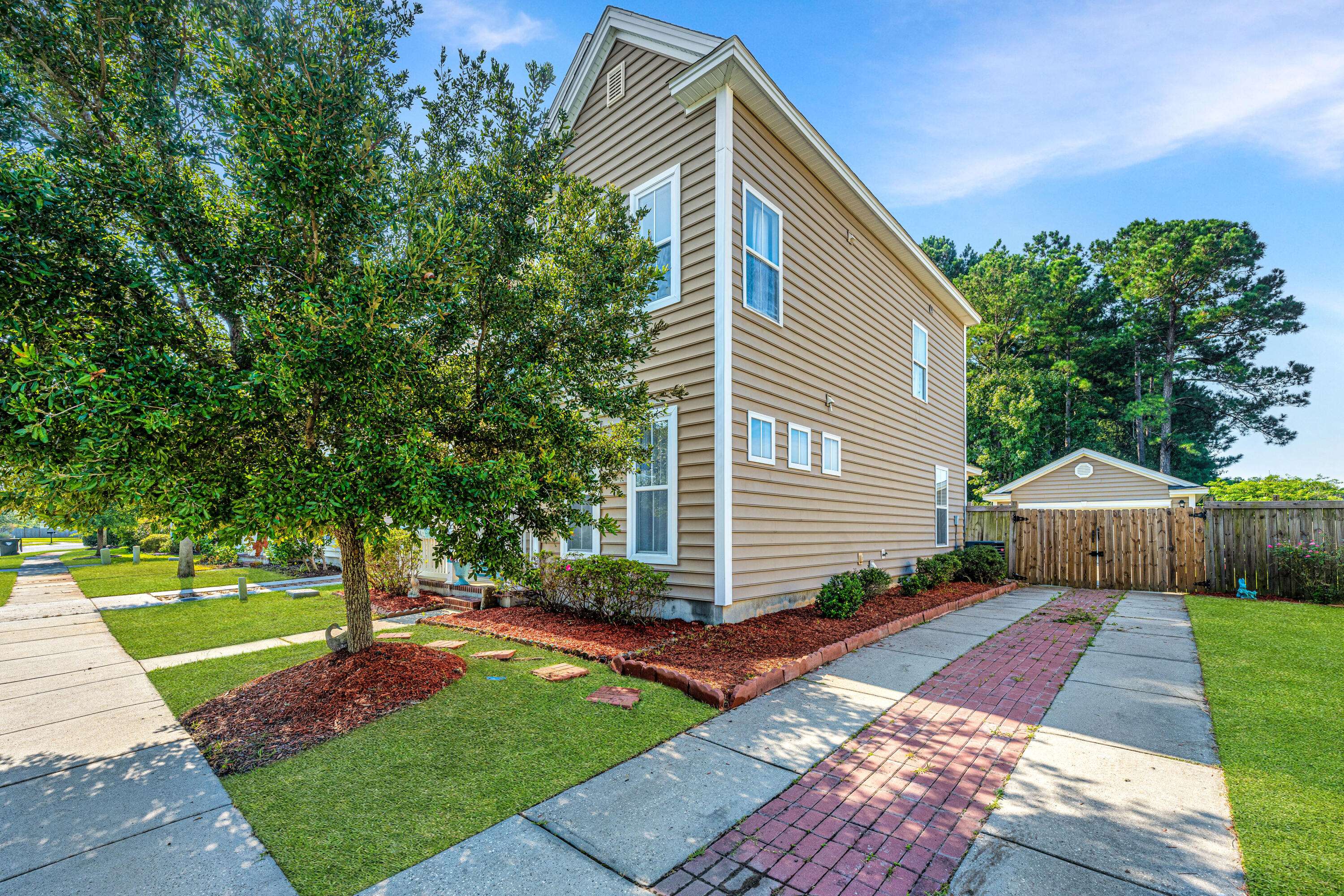 Summerville, SC 29483,195 Avonshire Dr