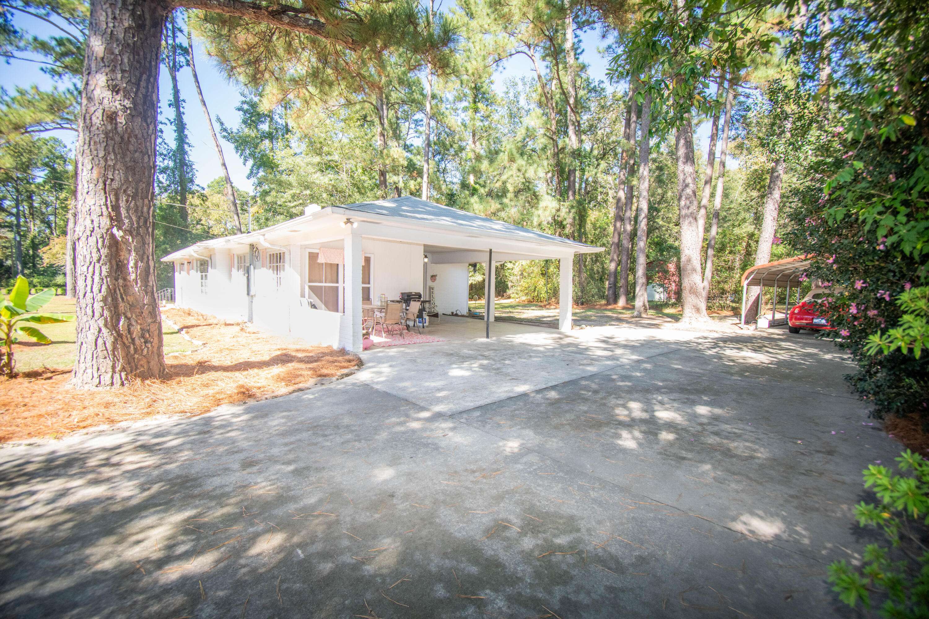 Allendale, SC 29810,218 Maner Dr