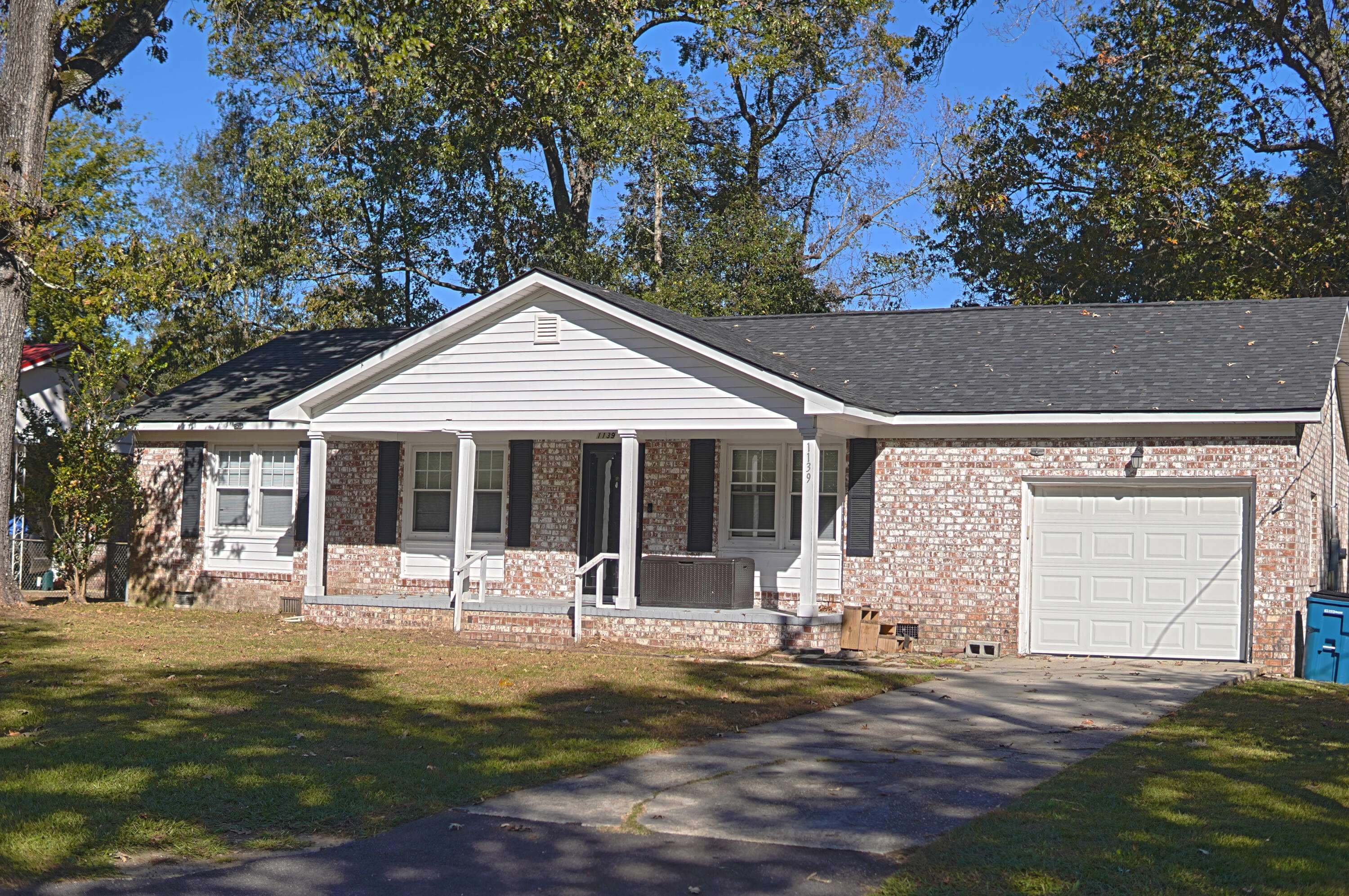 Moncks Corner, SC 29461,1139 Langdoc St