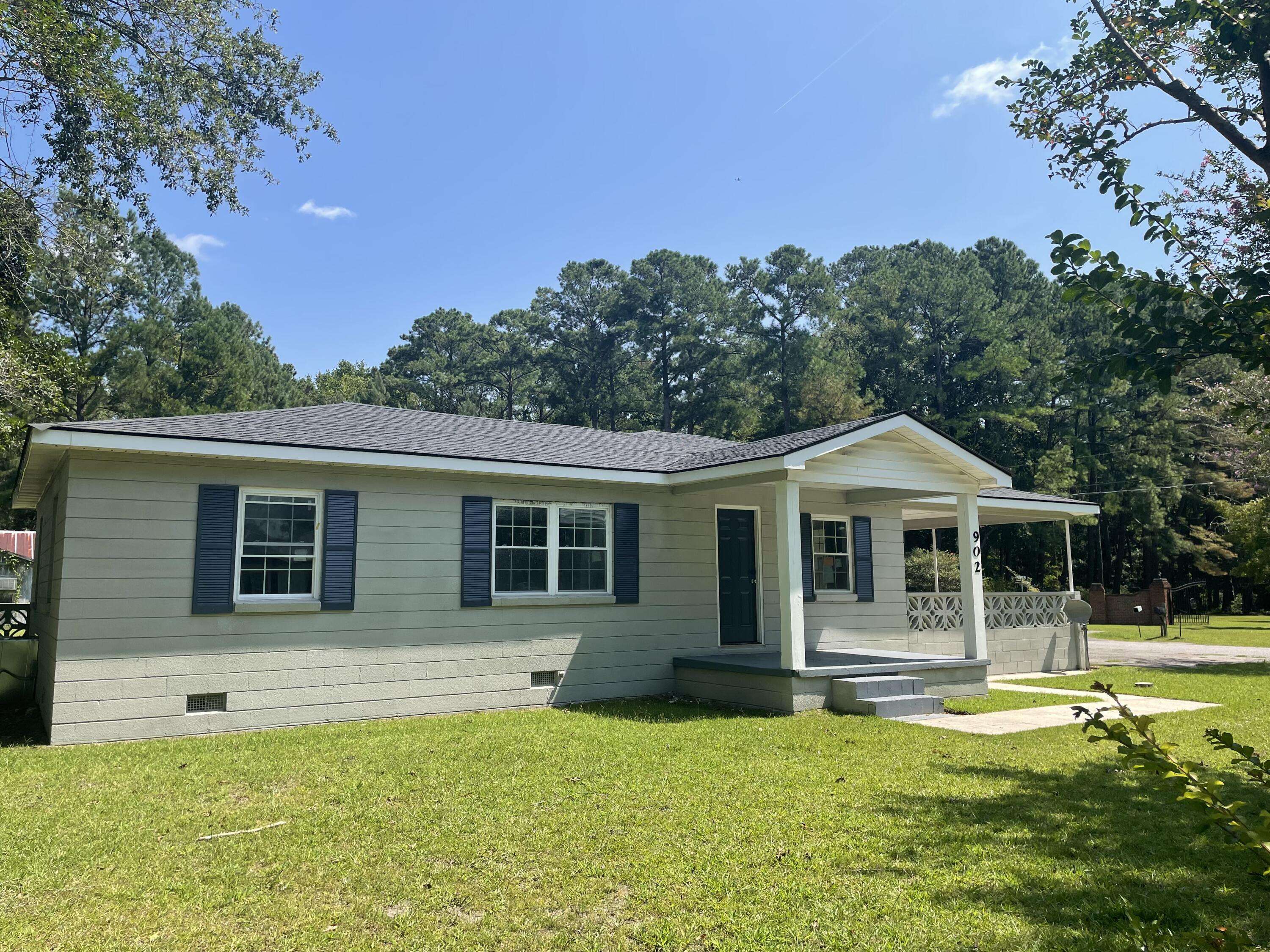 Walterboro, SC 29488,902 Poplar St