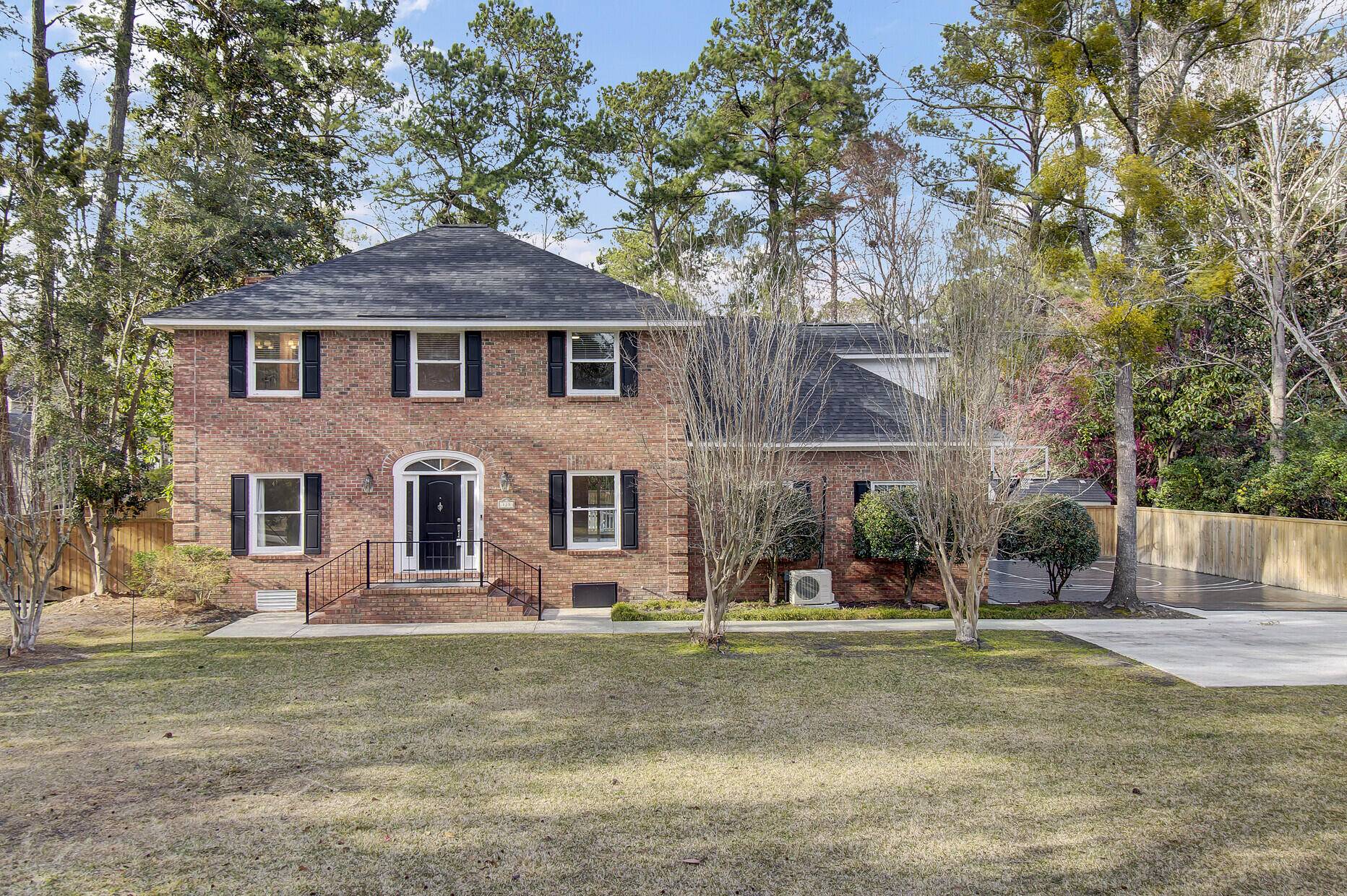 Summerville, SC 29483,123 Dorchester Ave