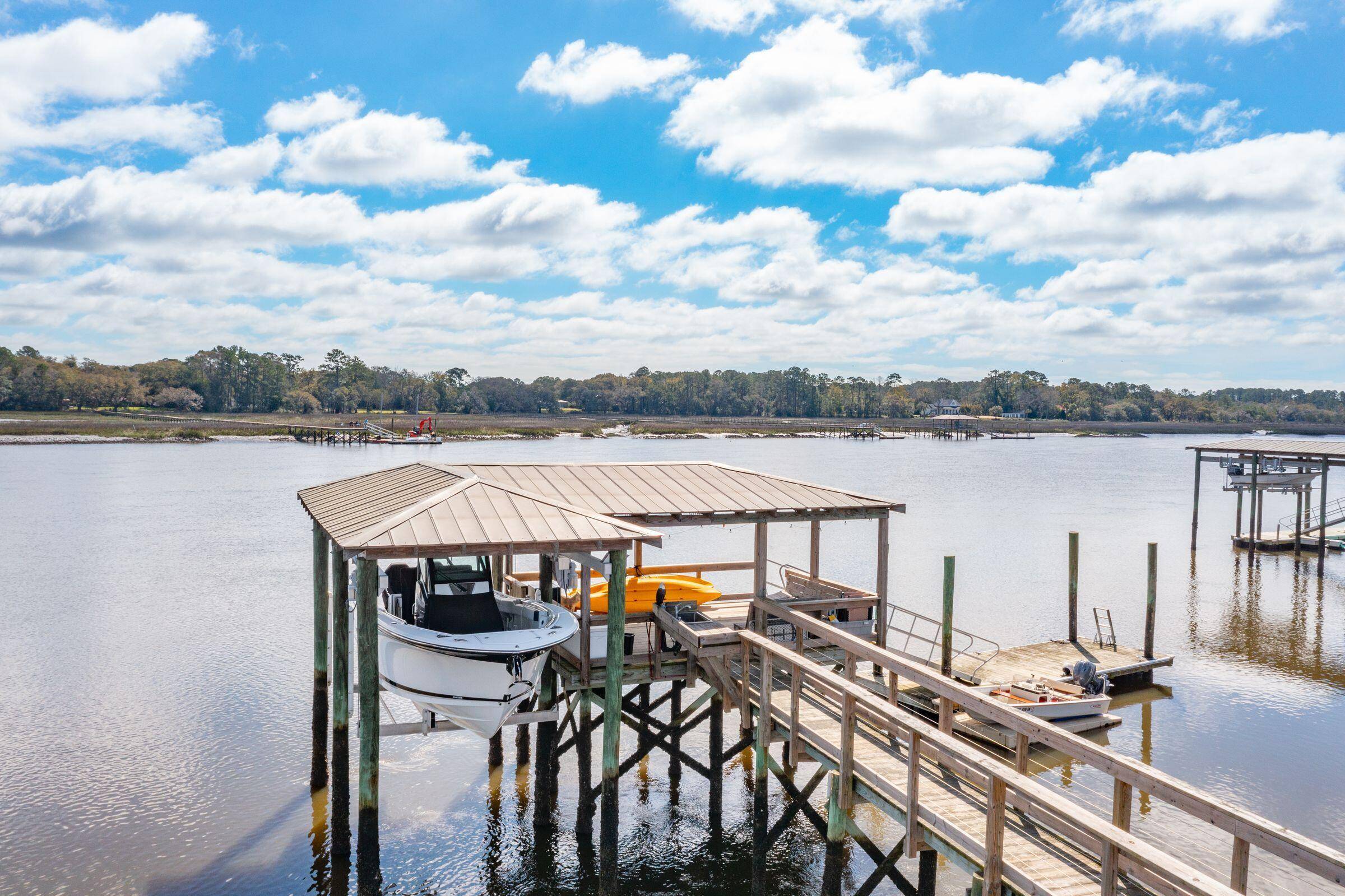 Wadmalaw Island, SC 29487,2621 Anchor Watch Dr