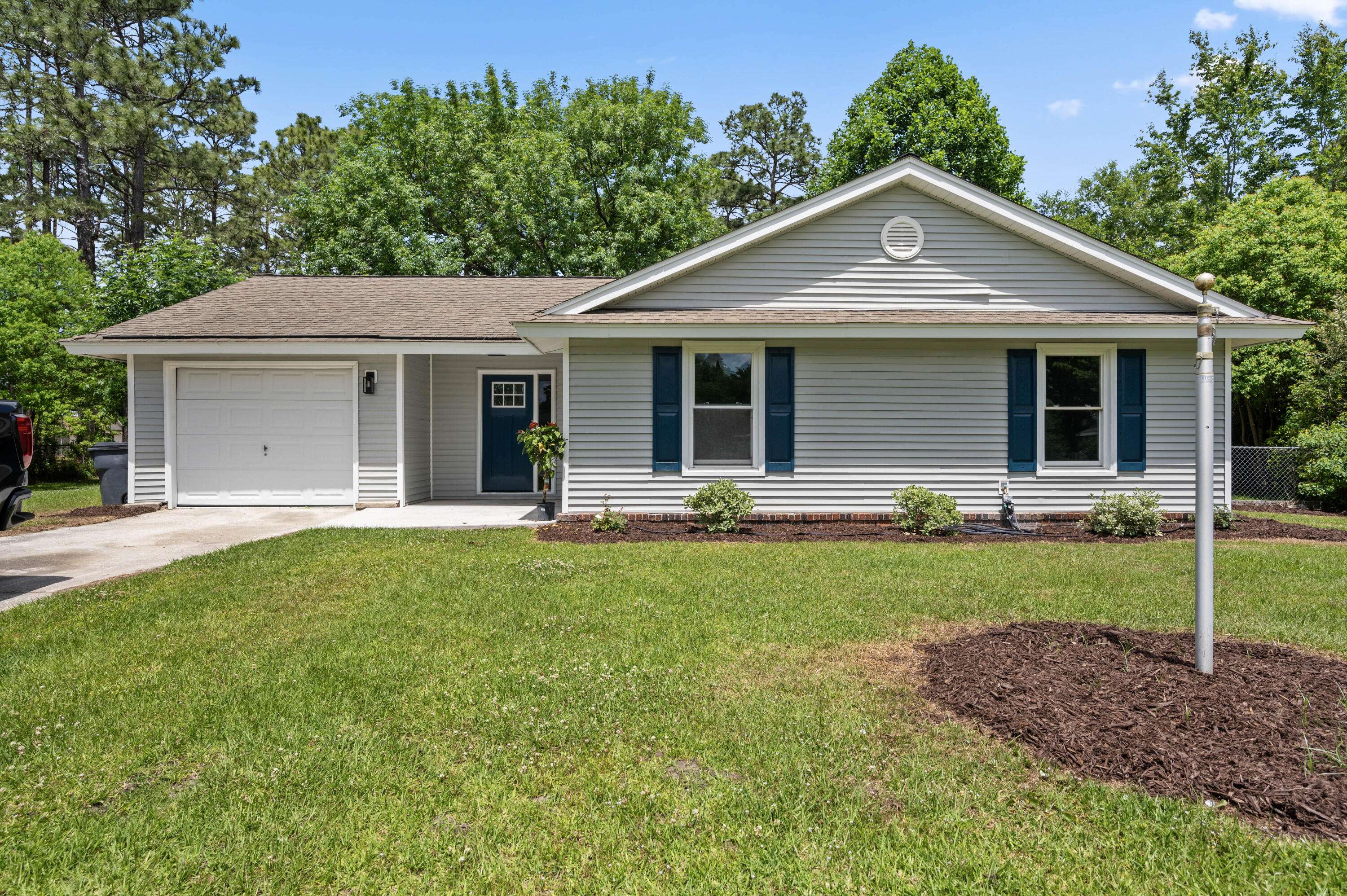 Summerville, SC 29483,111 Pickett Ct