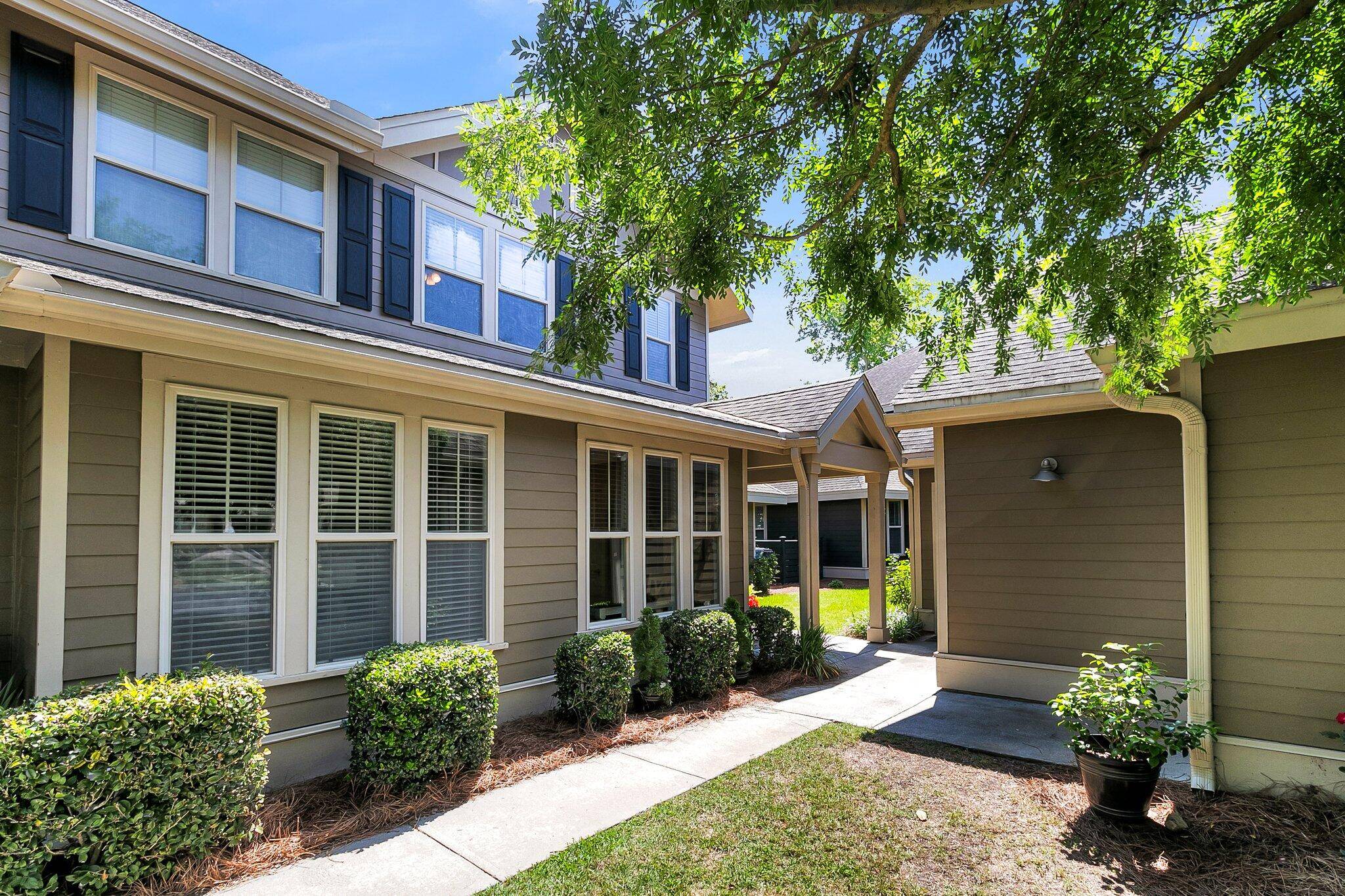 North Charleston, SC 29418,5516 Colonial Chatsworth Cir