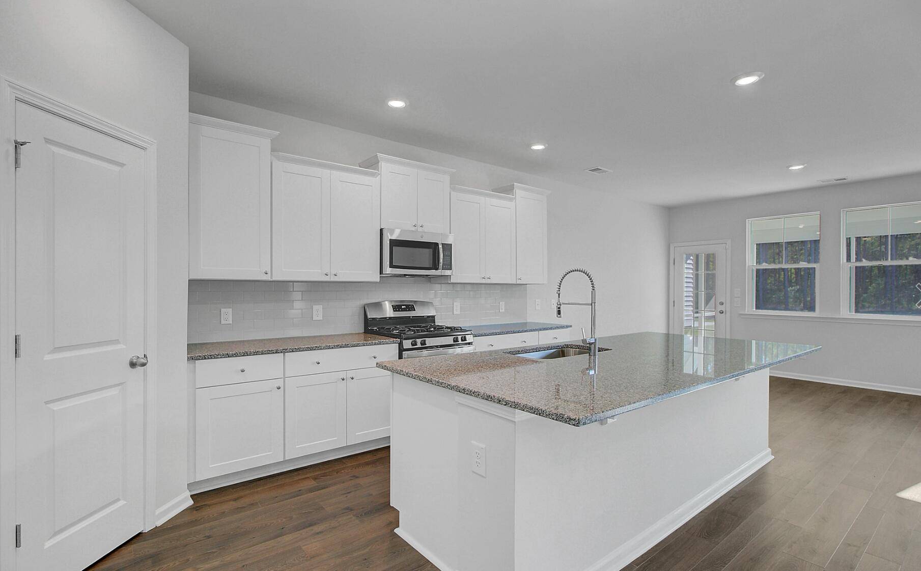 Summerville, SC 29485,196 Tuscan Sun St