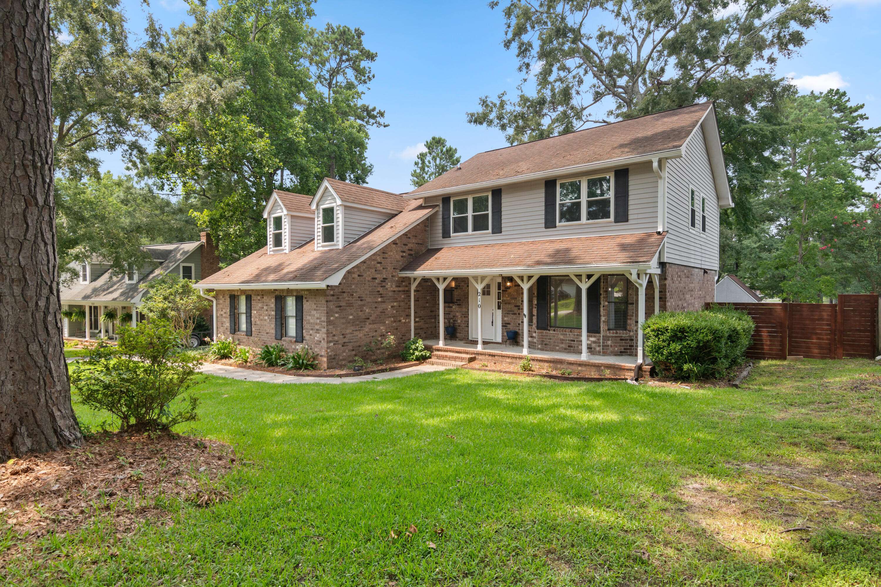 Summerville, SC 29485,210 Smythe Dr