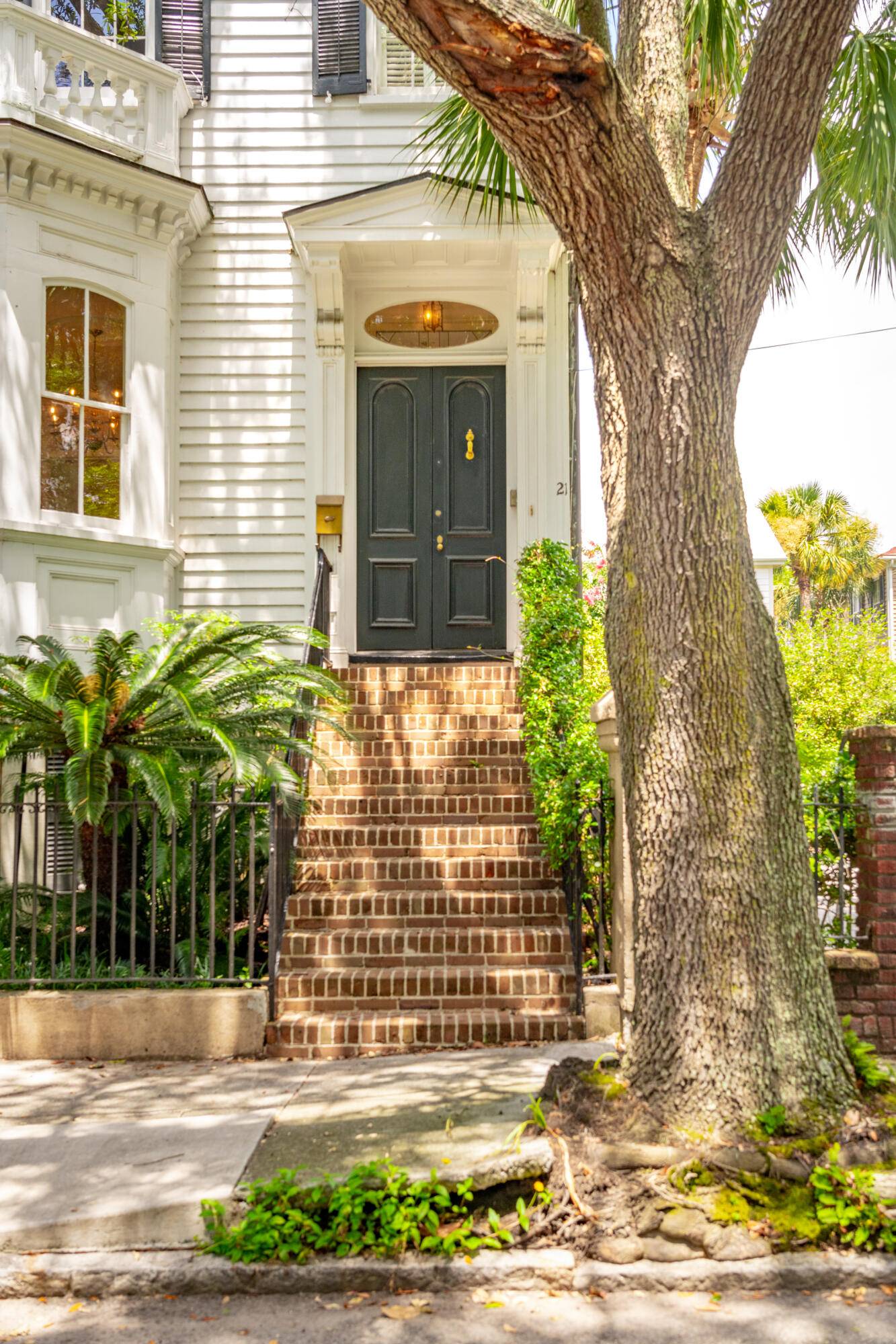 Charleston, SC 29401,21 New St