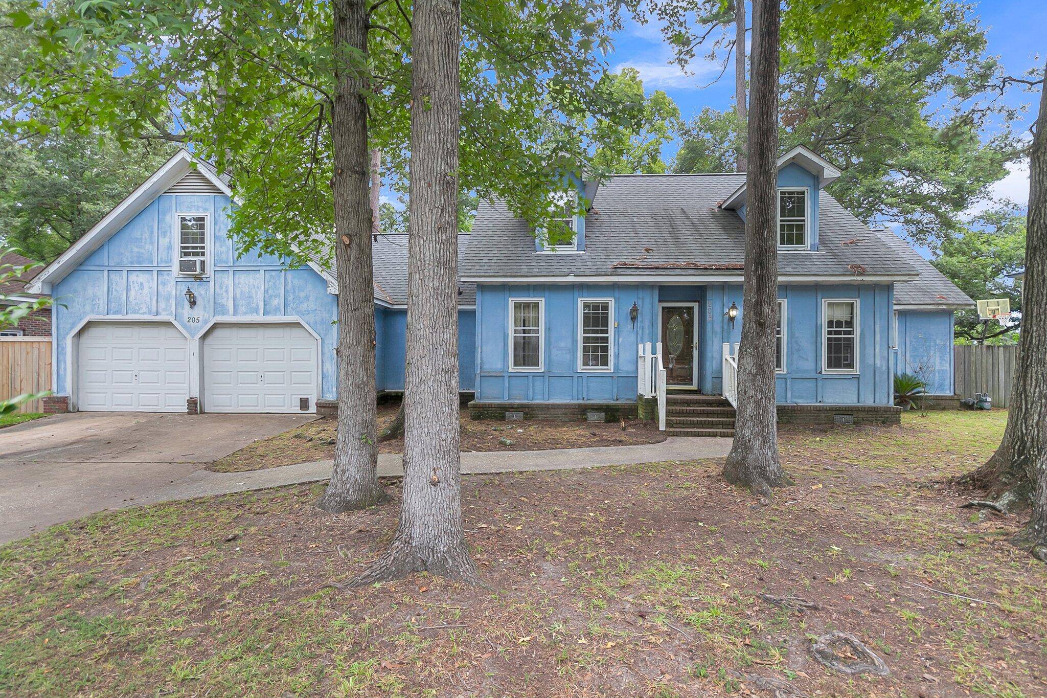 Summerville, SC 29485,205 Foxcroft Ln