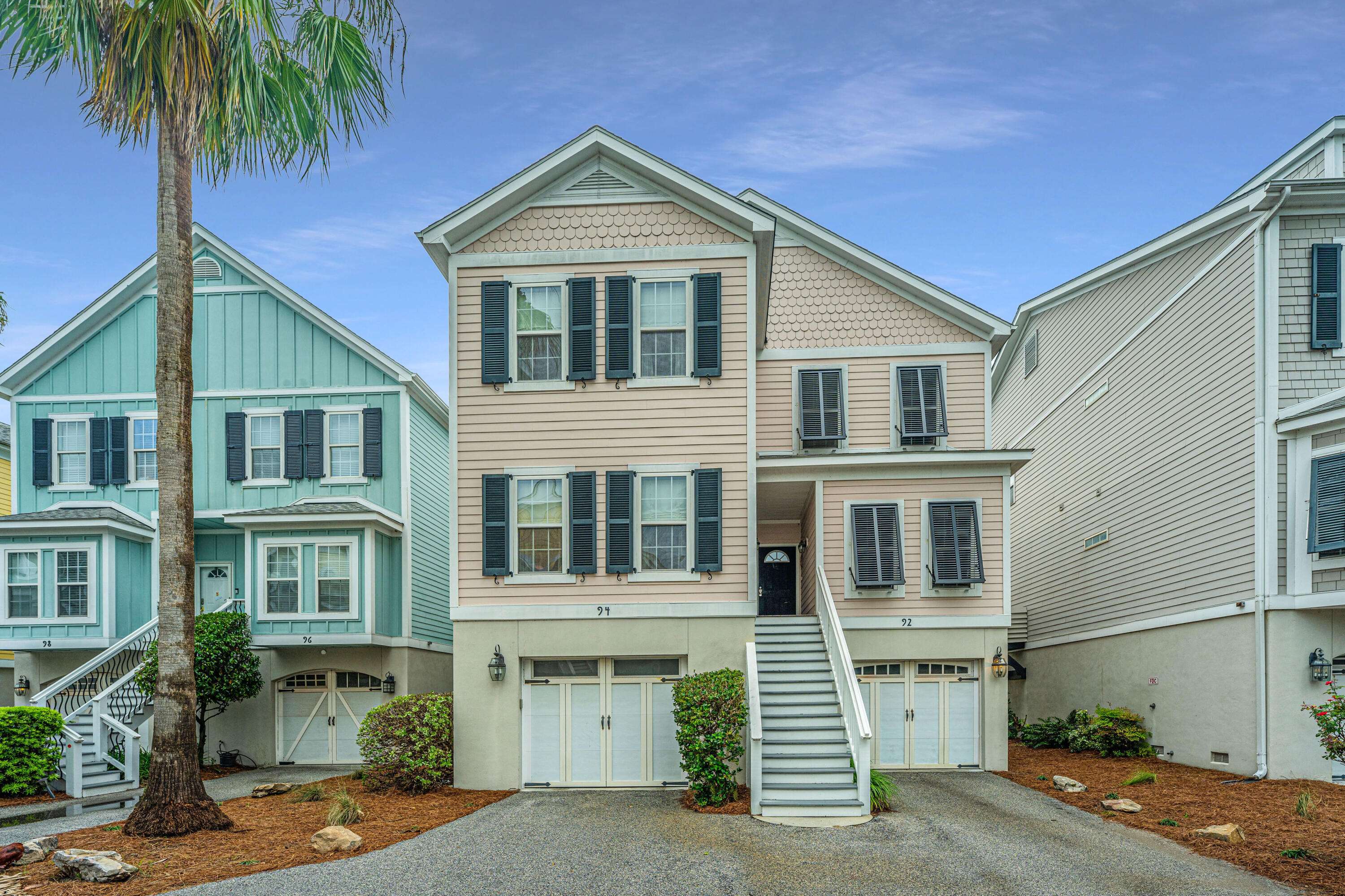 Folly Beach, SC 29439,94 W 2nd St