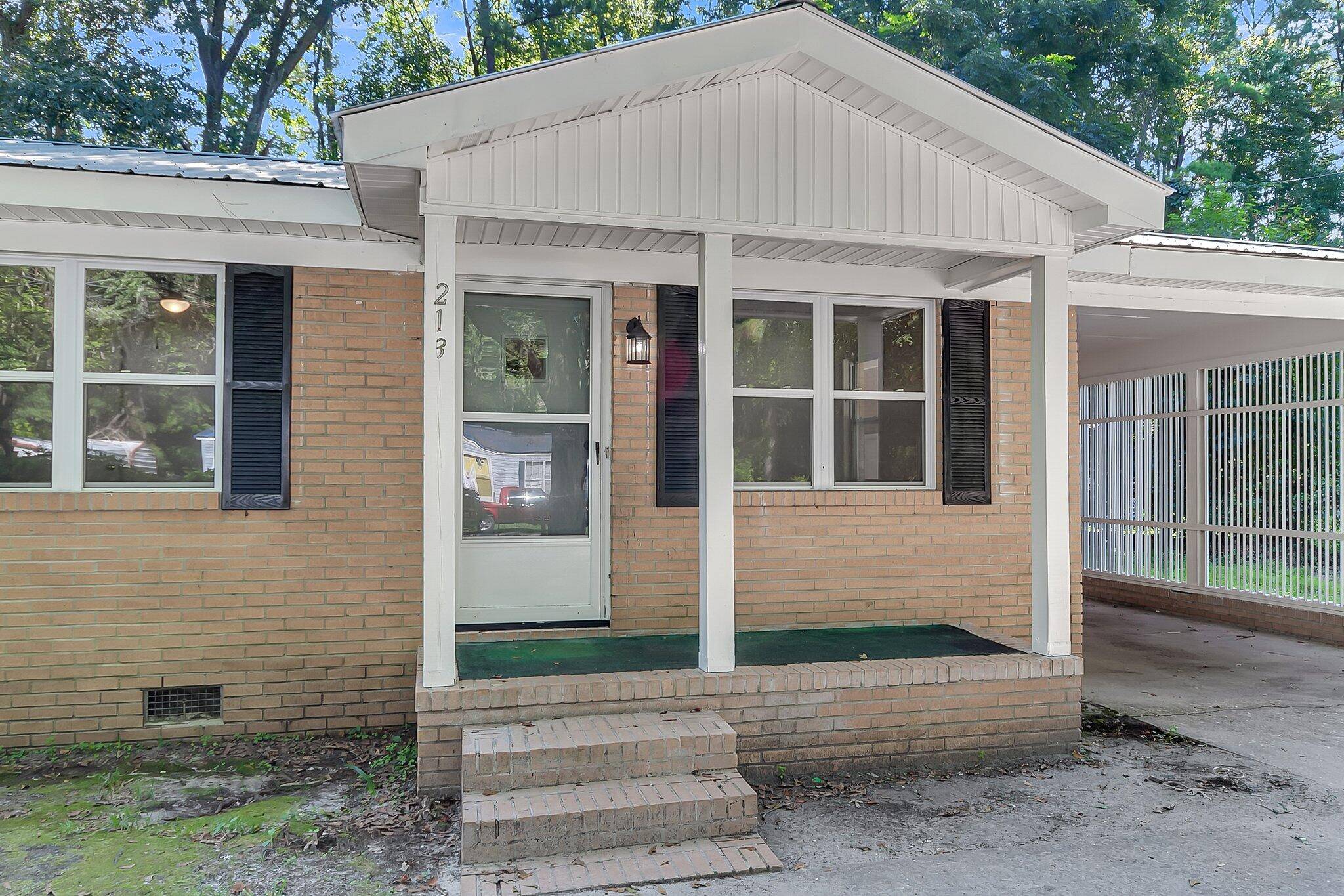 Walterboro, SC 29488,213 Grayson St