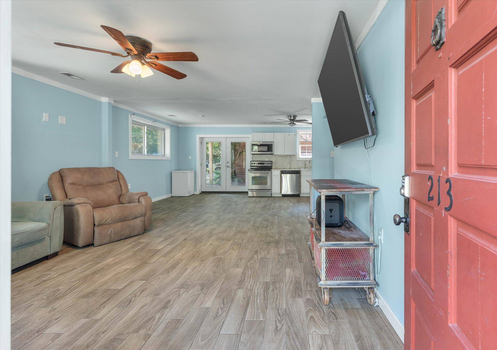 Summerville, SC 29483,213 Pinewood Dr