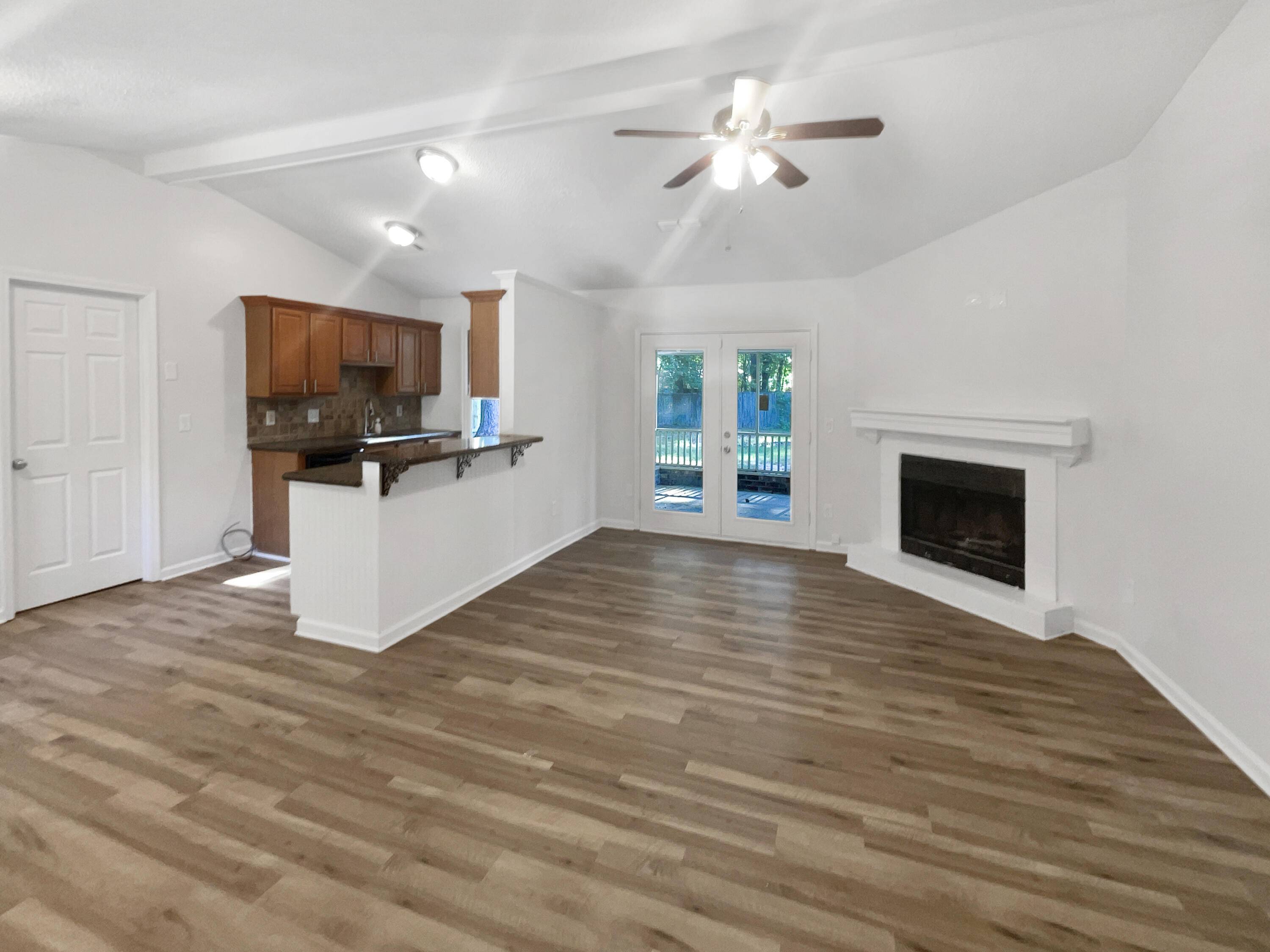 Summerville, SC 29483,451 Longleaf Dr