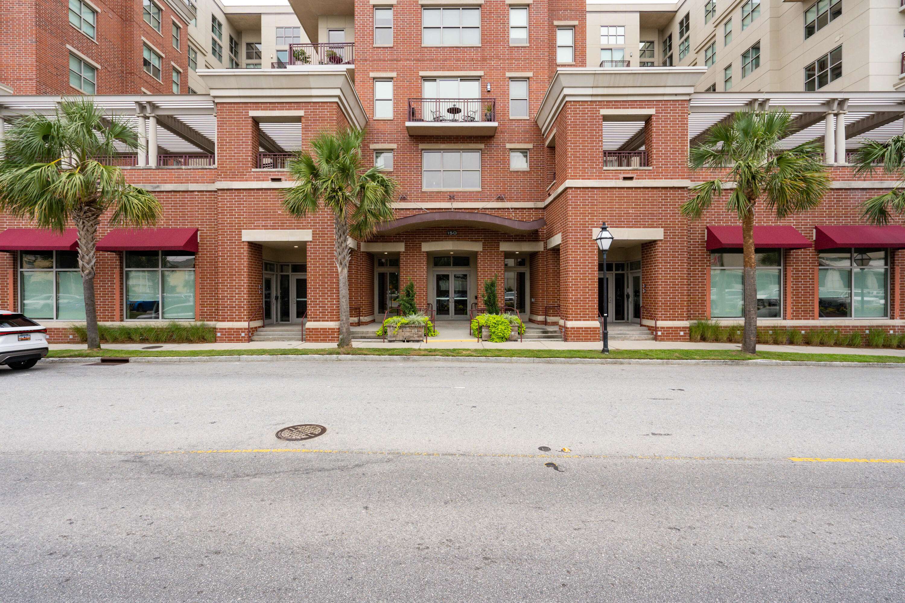 Charleston, SC 29401,150 Bee Street #614