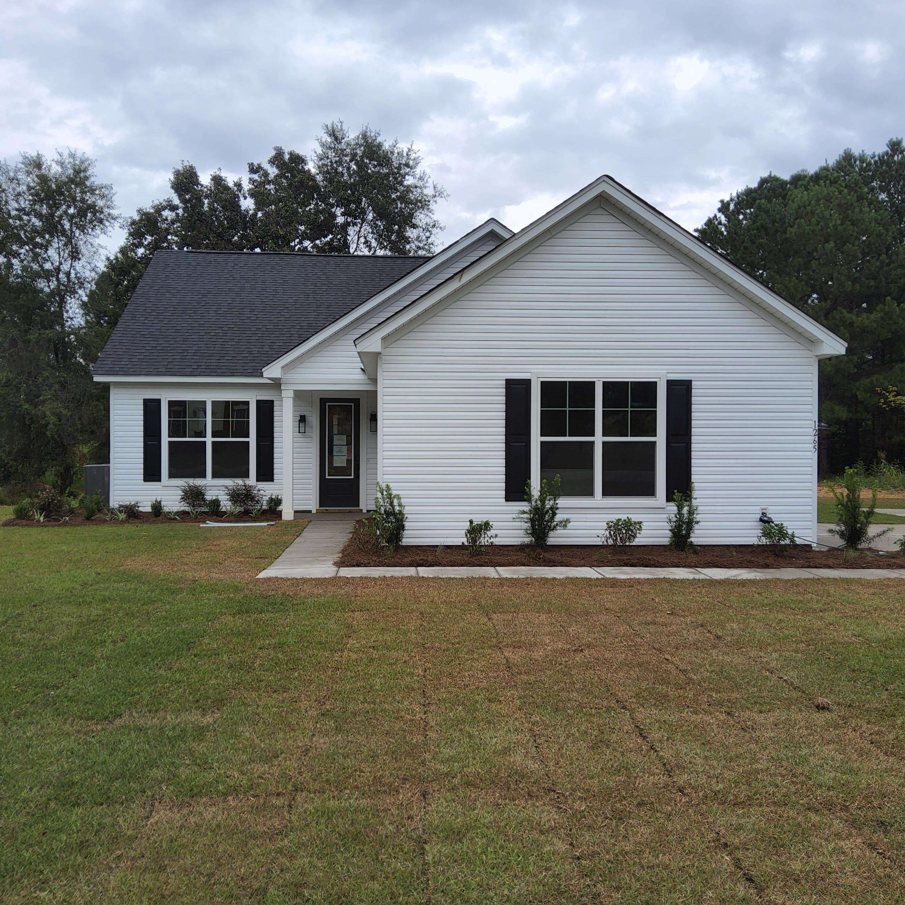 Summerton, SC 29148,1265 Tennis Ln