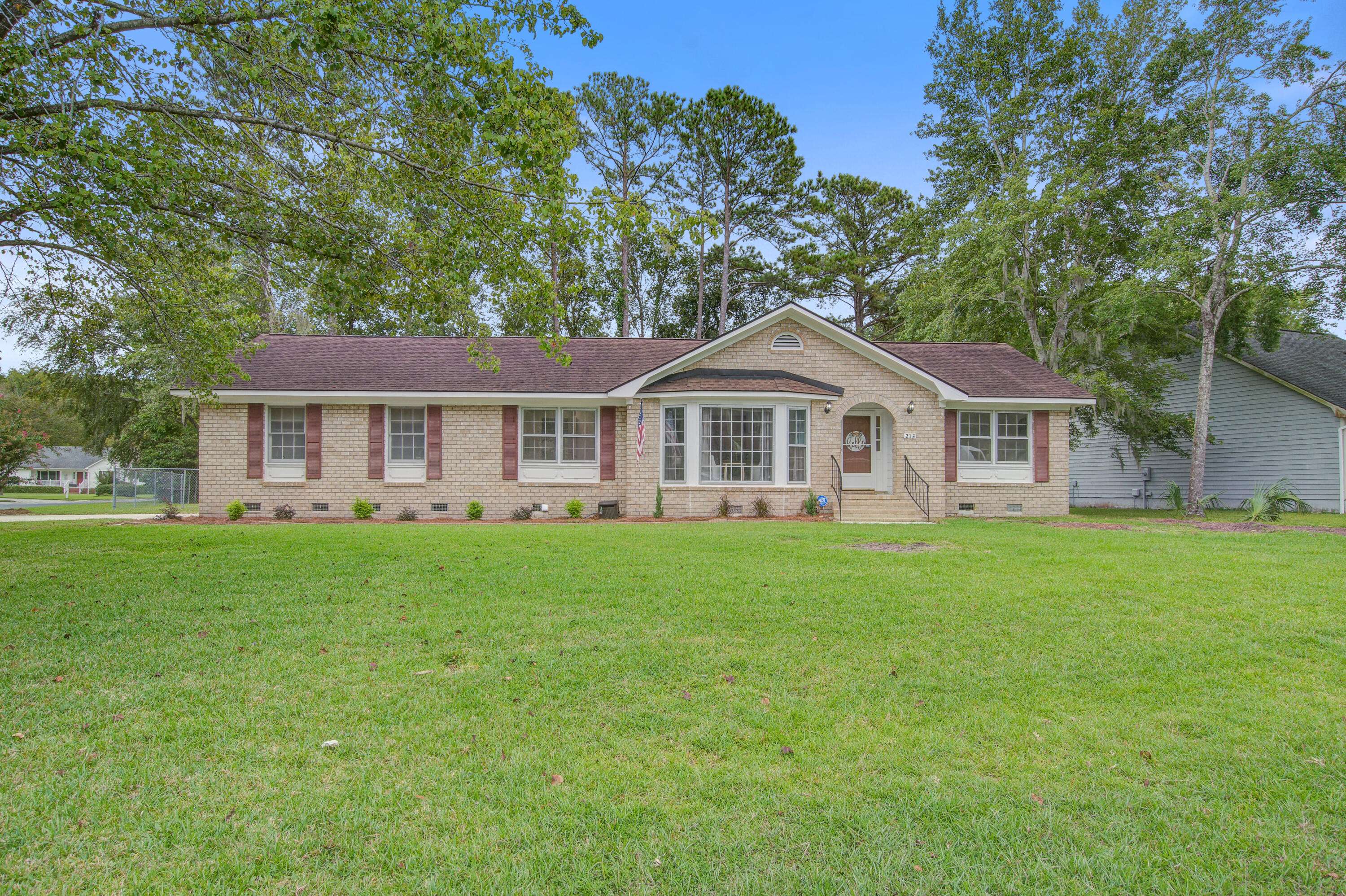 Summerville, SC 29485,213 Blue Heron Dr