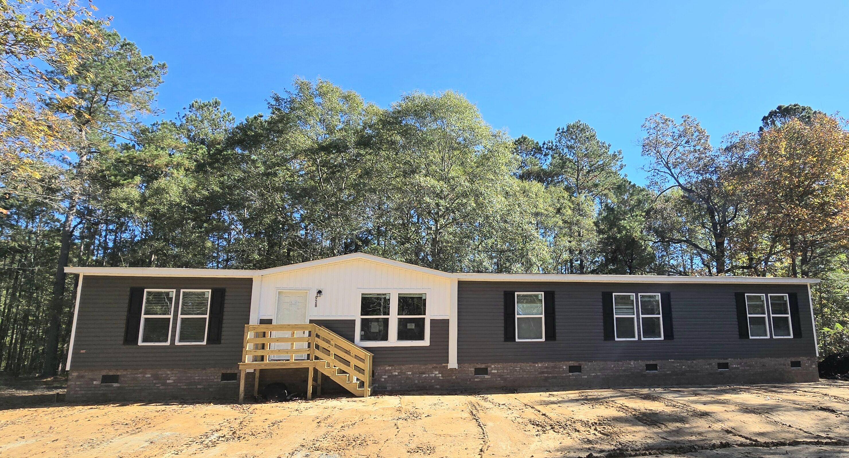 Saint Stephen, SC 29479,928 Tiger Loop