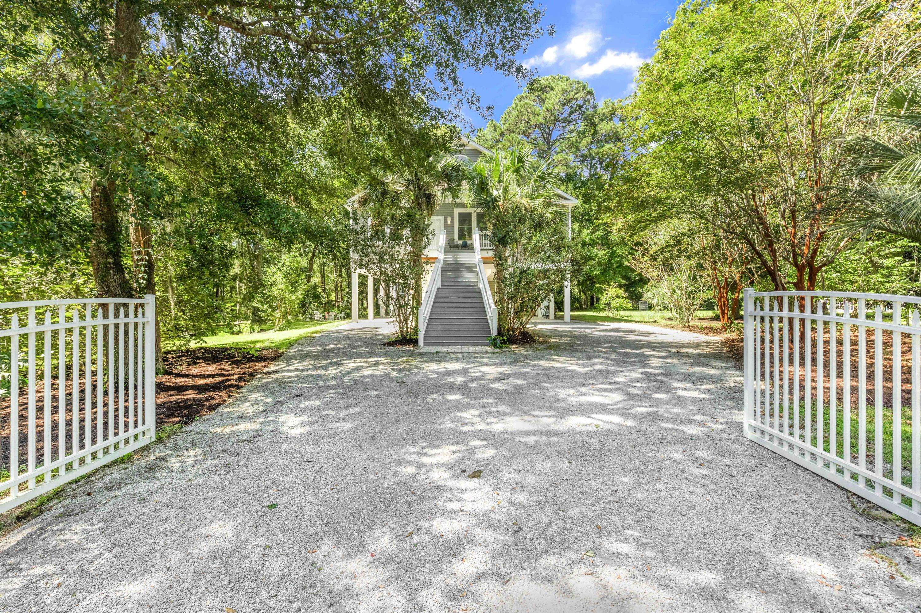 Edisto Island, SC 29438,899 Claussen House Dr