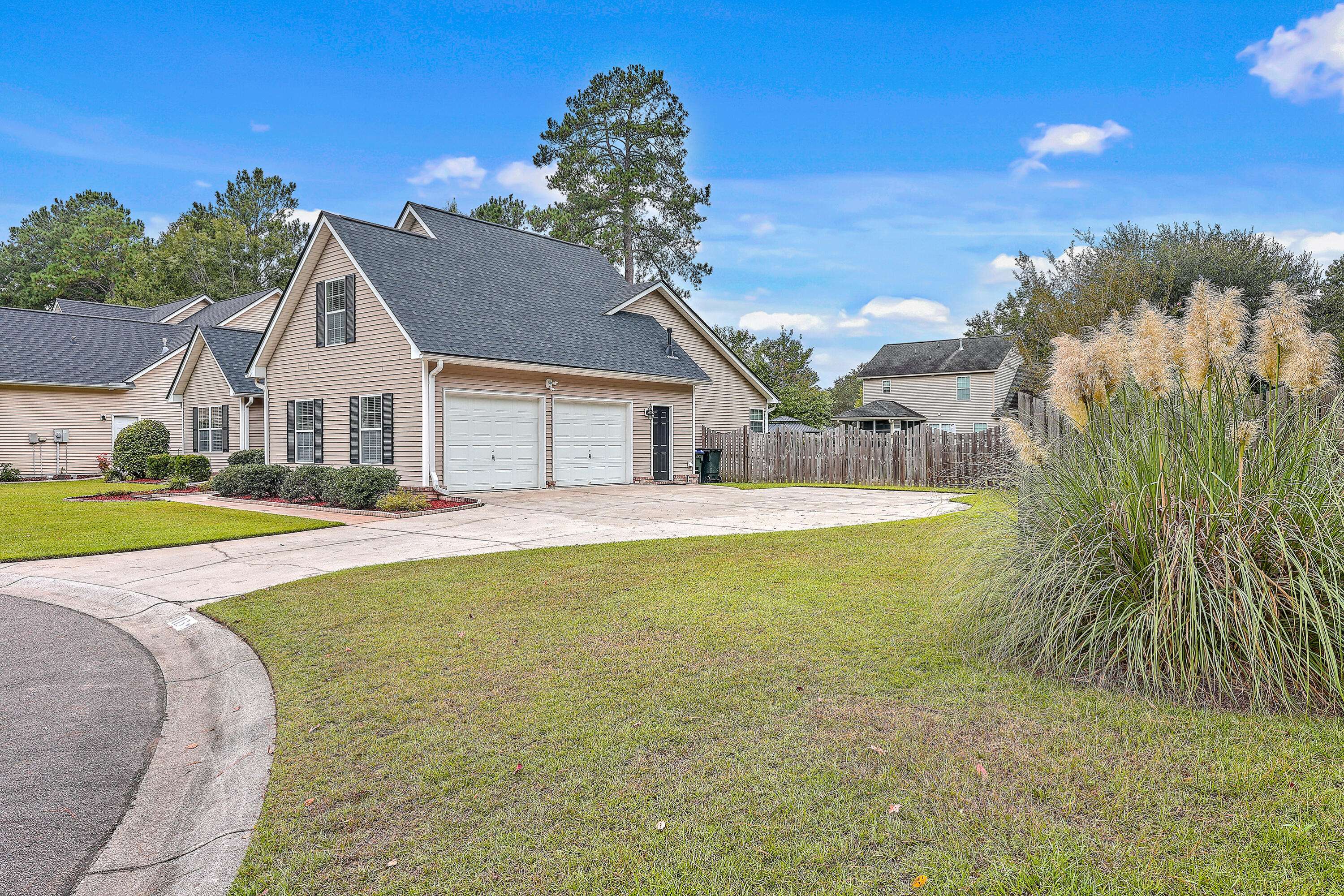 Summerville, SC 29483,113 Horse Shoe Bay Ct