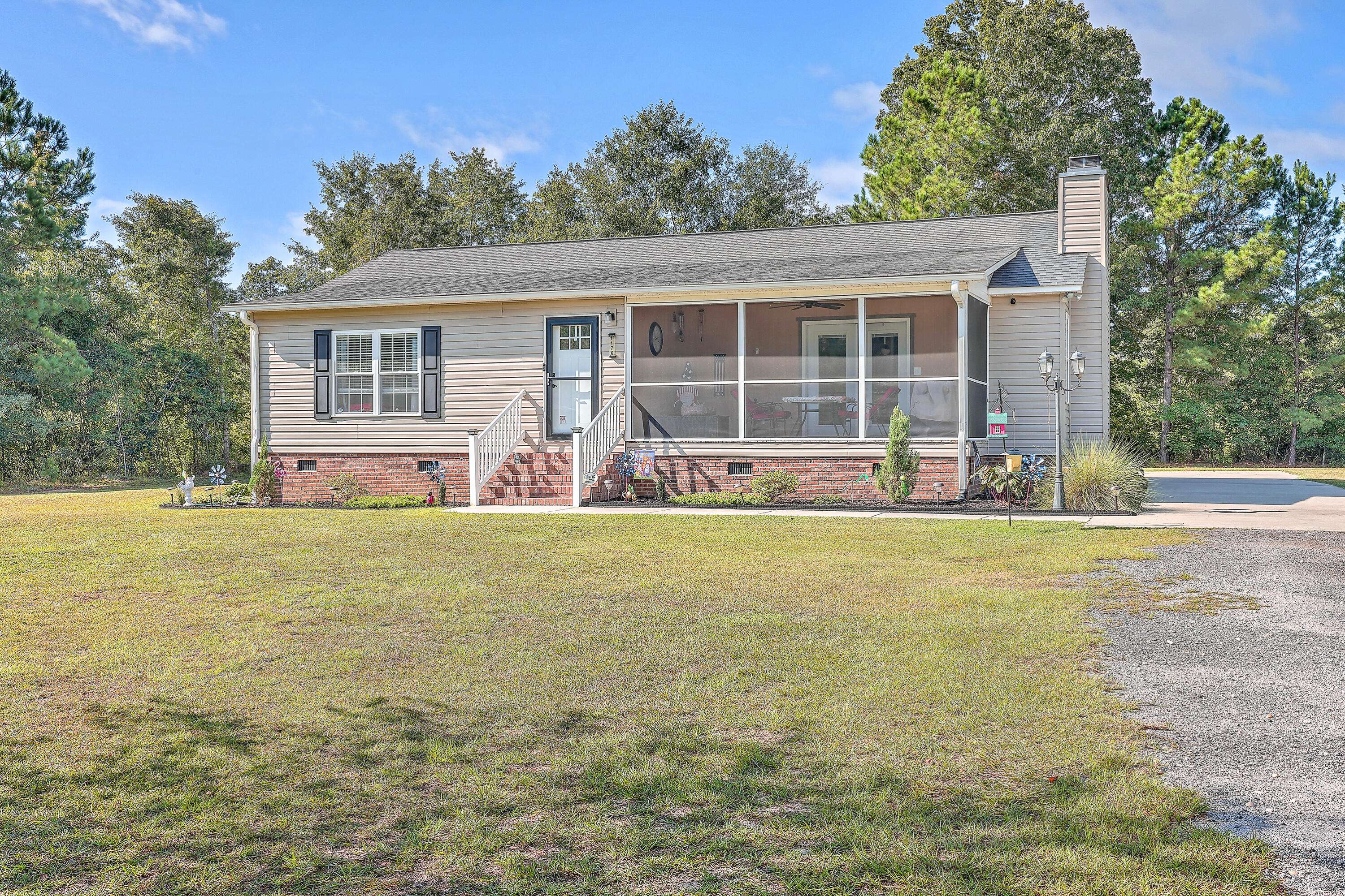 Summerton, SC 29148,1176 Edmonds Way