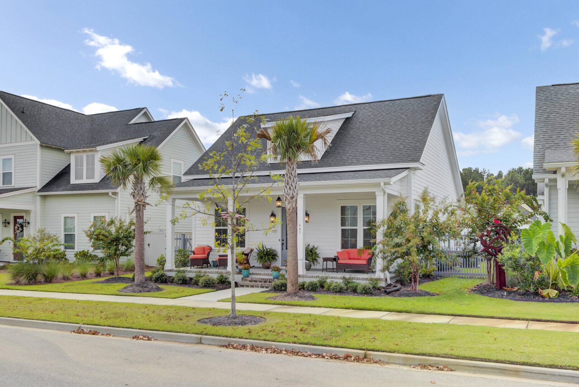 Summerville, SC 29486,661 Blueway Ave