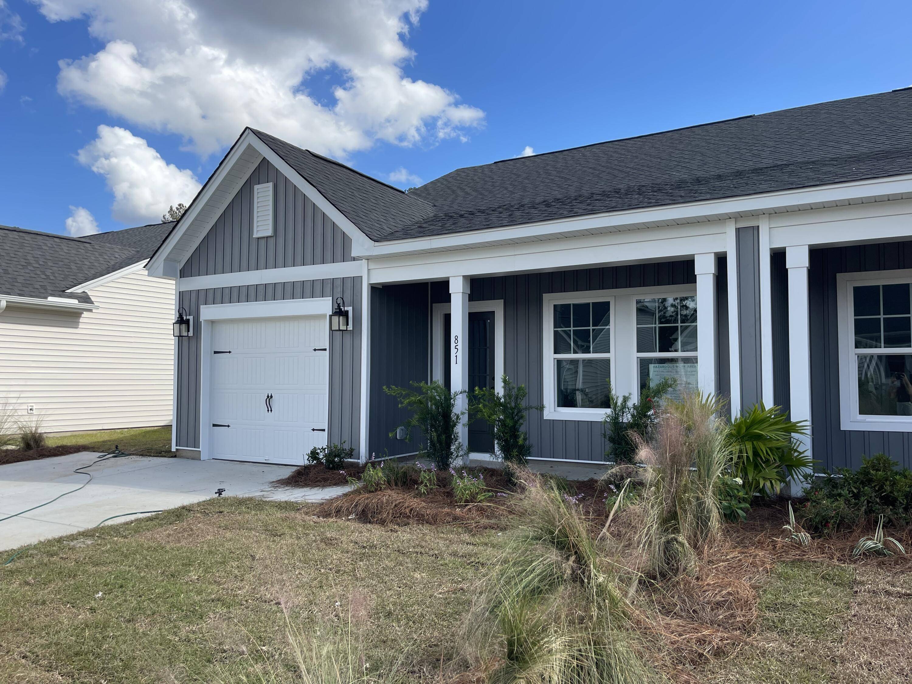 Summerville, SC 29486,851 Descartes St