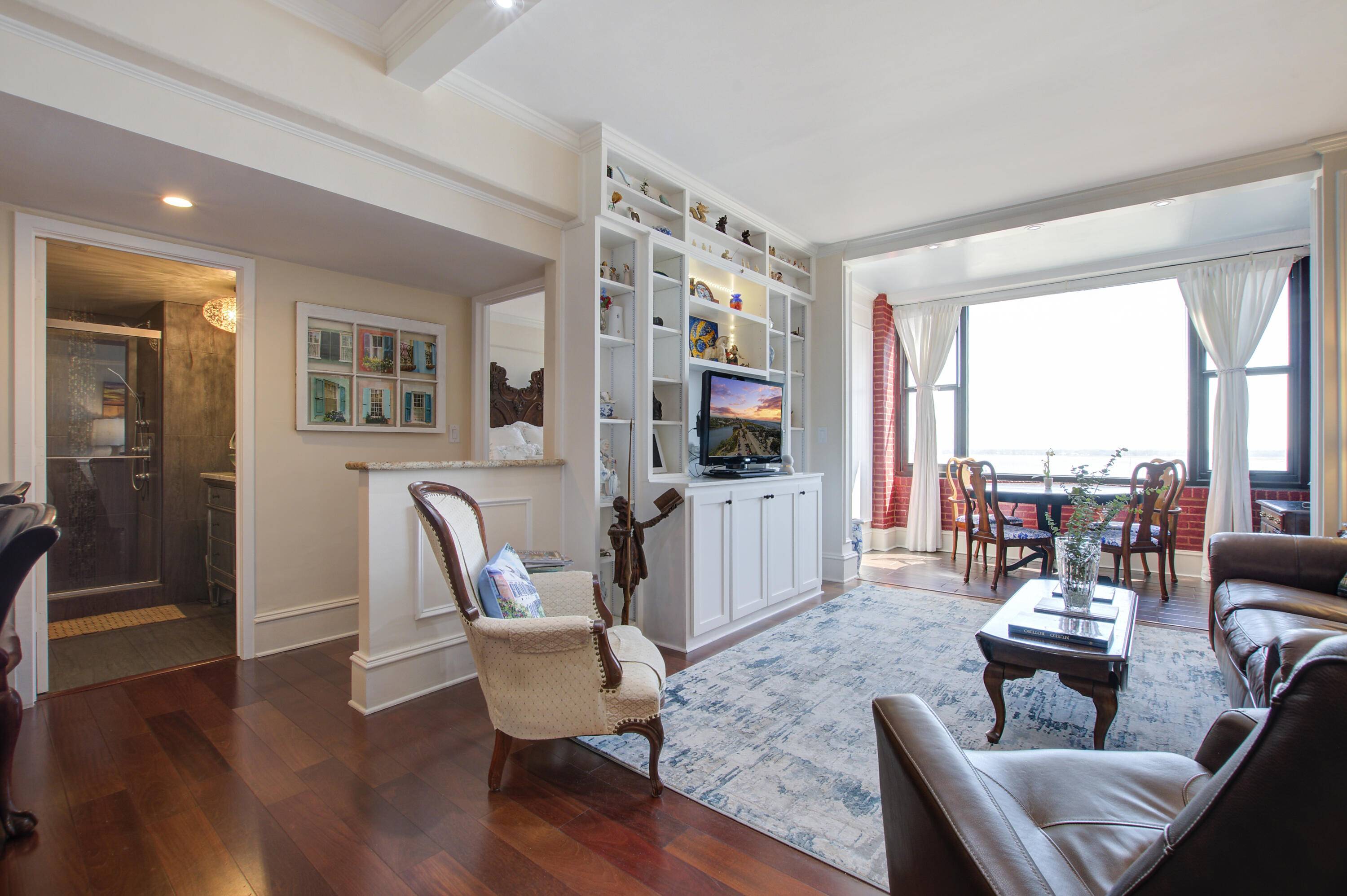 Charleston, SC 29401,14 Lockwood Dr #10d