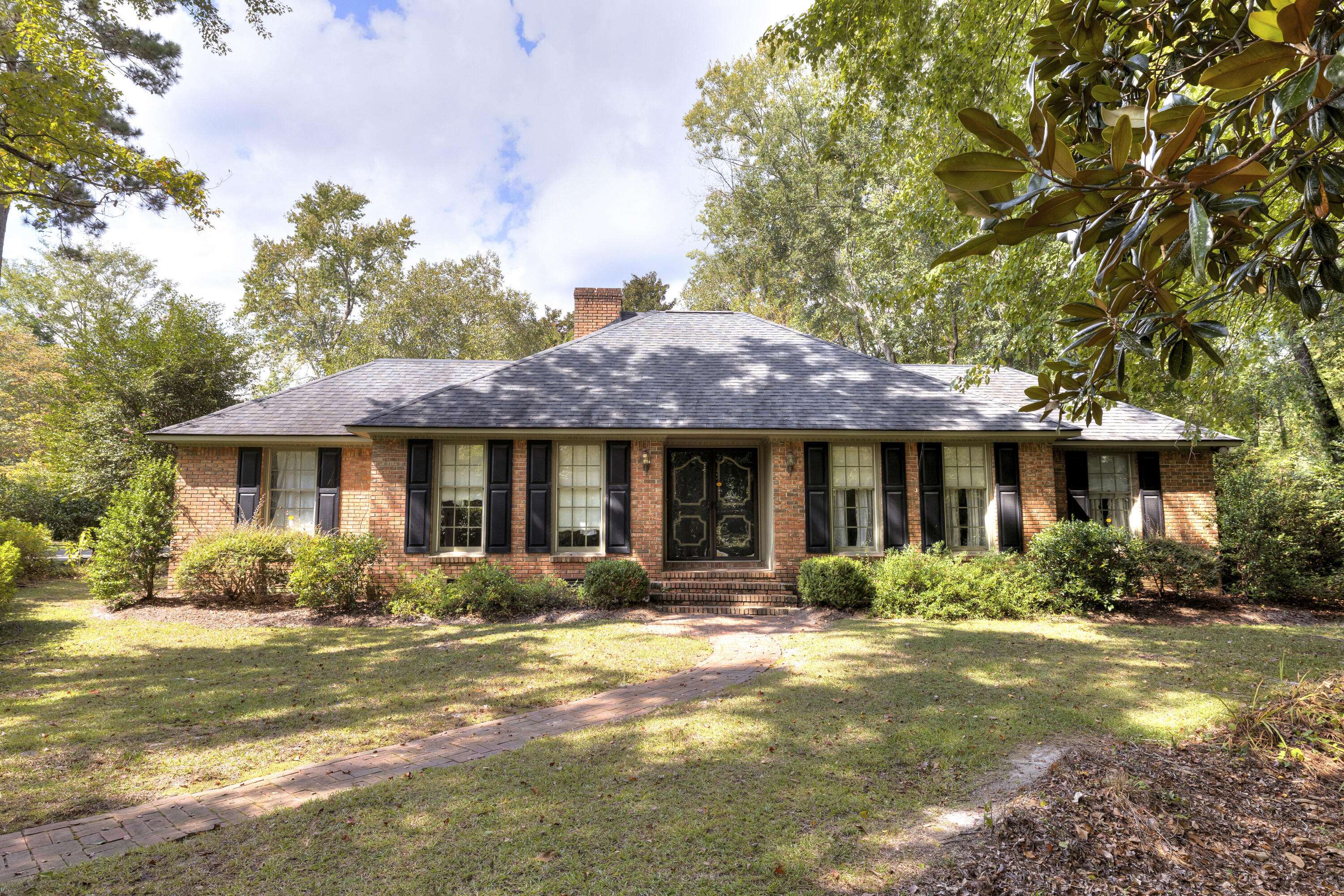 Manning, SC 29102,213 Glenwood Dr