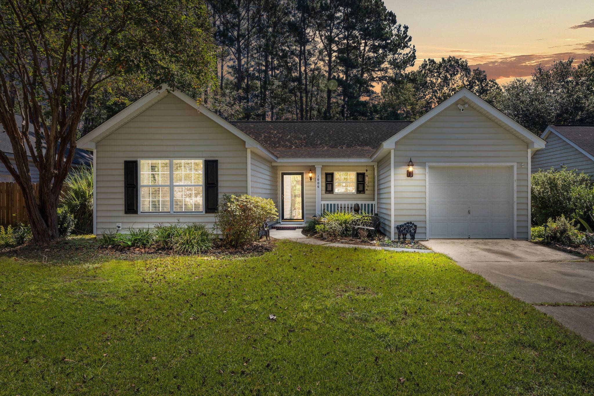 Summerville, SC 29483,1006 Providence Way