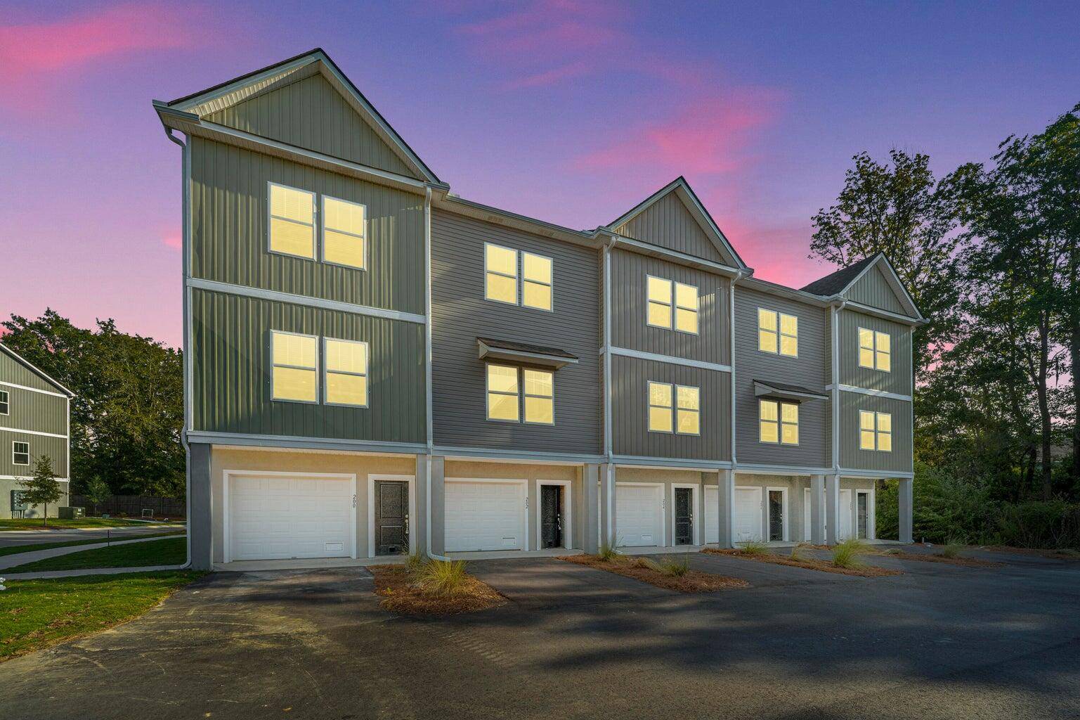 Charleston, SC 29414,208 Cache Ct