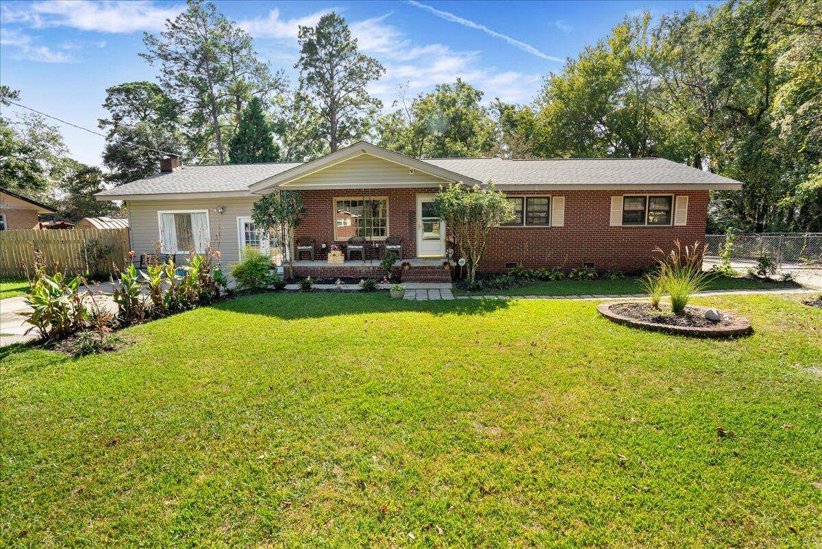 Summerville, SC 29483,108 Wylie St