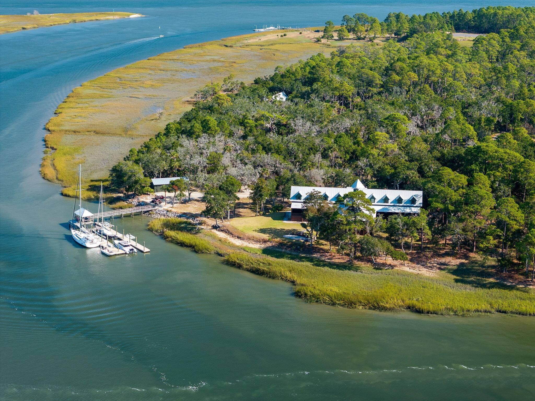 Edisto Island, SC 29438,11 Beachview Ln