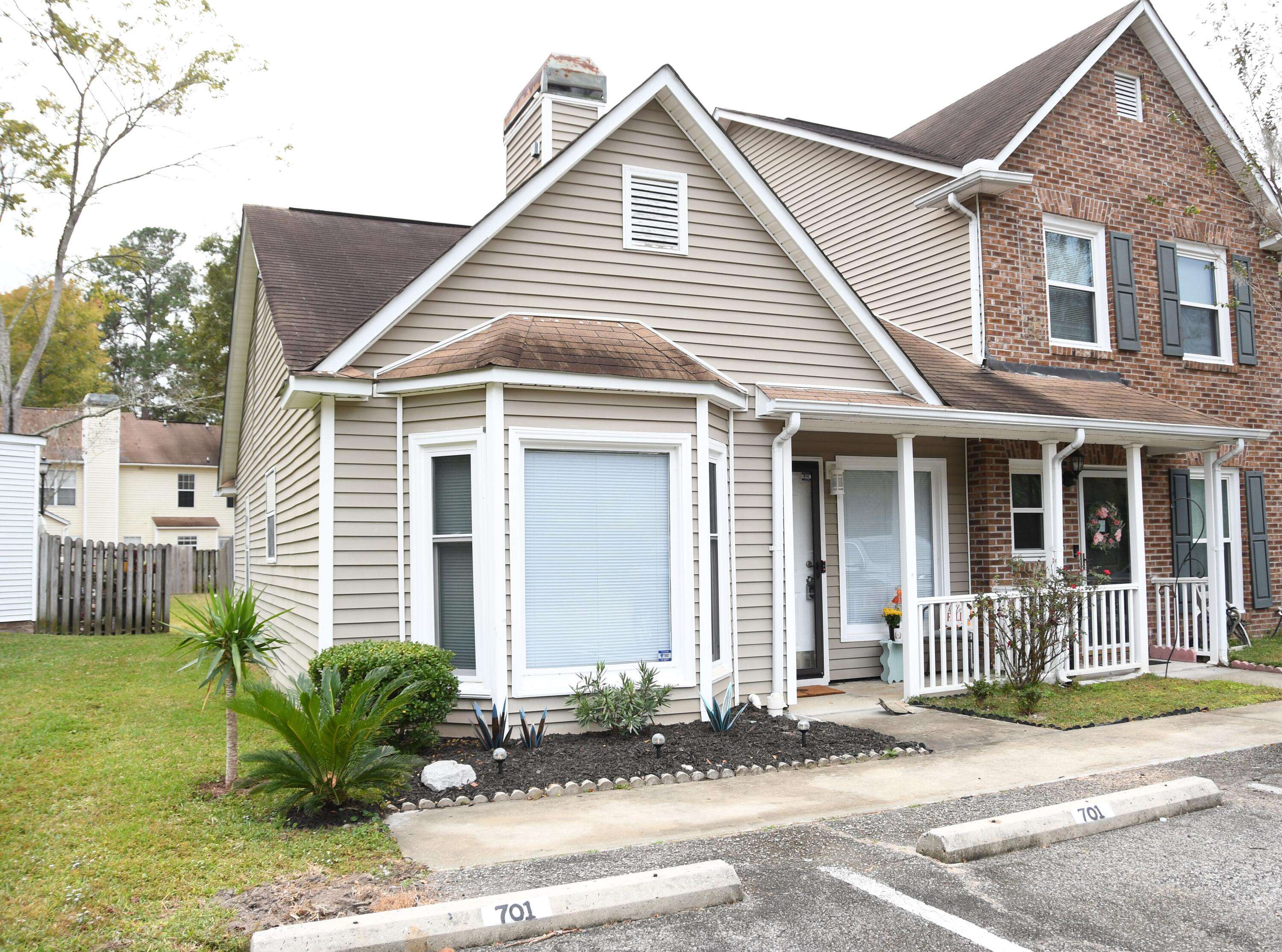 Summerville, SC 29485,701 Reserve Way