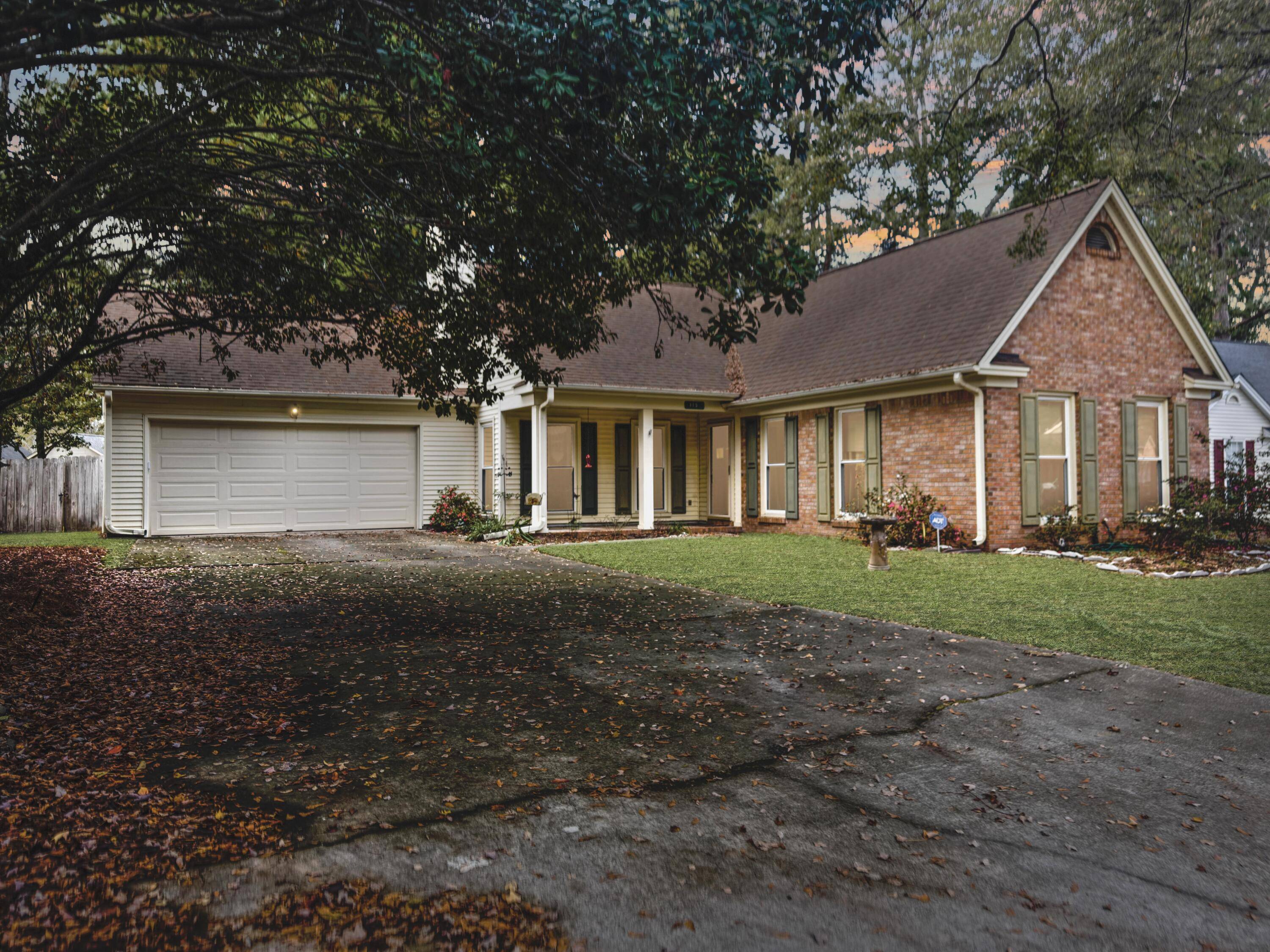 Summerville, SC 29485,115 Saint Awdry St