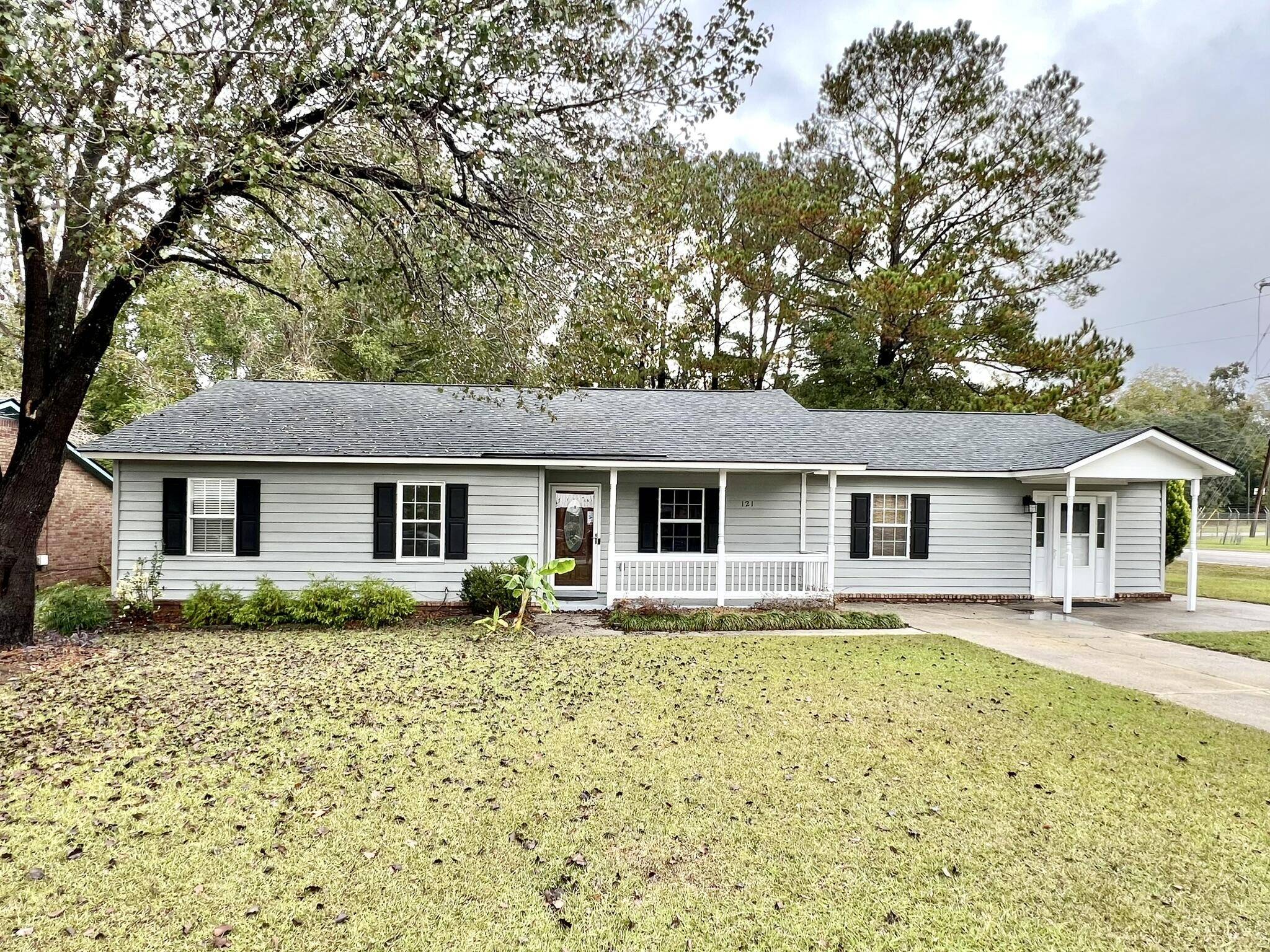 Summerville, SC 29485,121 Clover Ave